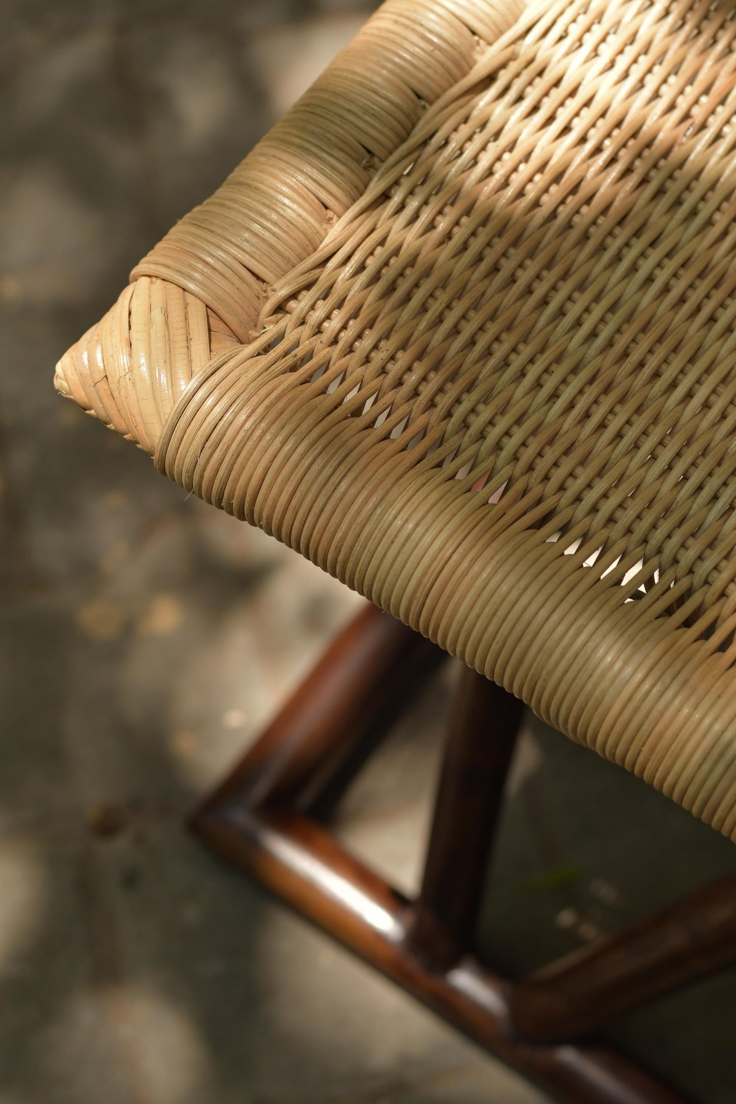 ZickZack stool (Walnut)