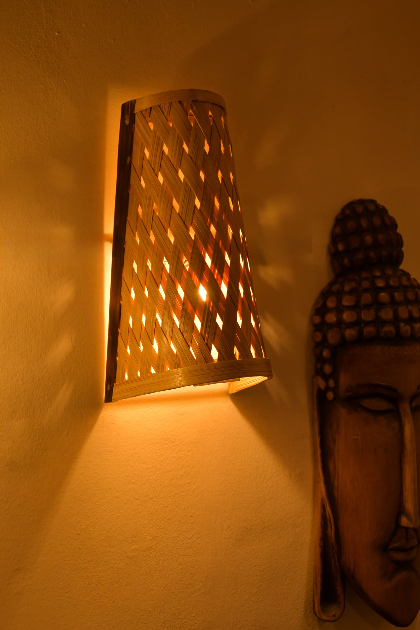 Uru Diamond Wall Lamp