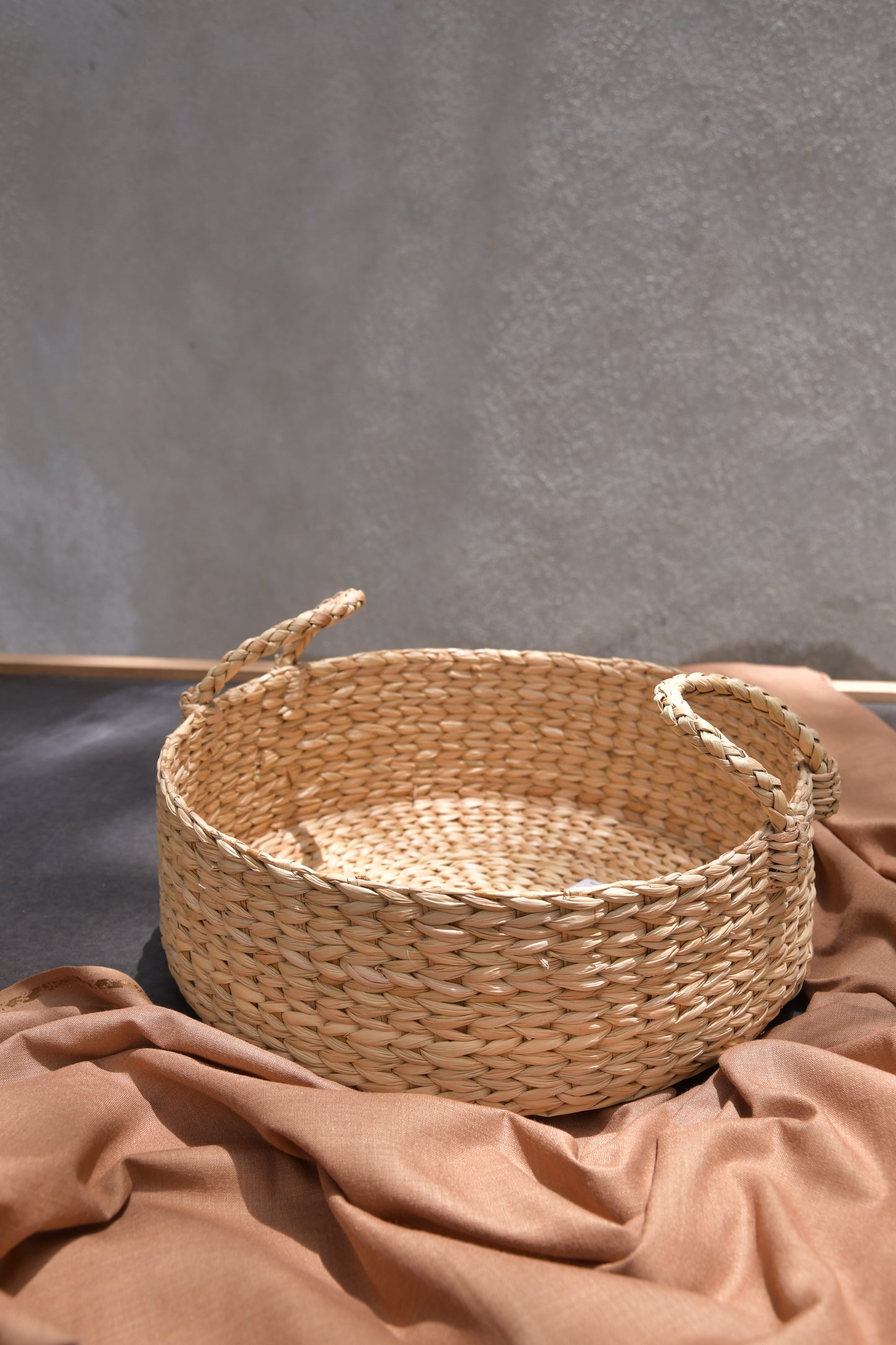 Kouna Round Basket with Handle
