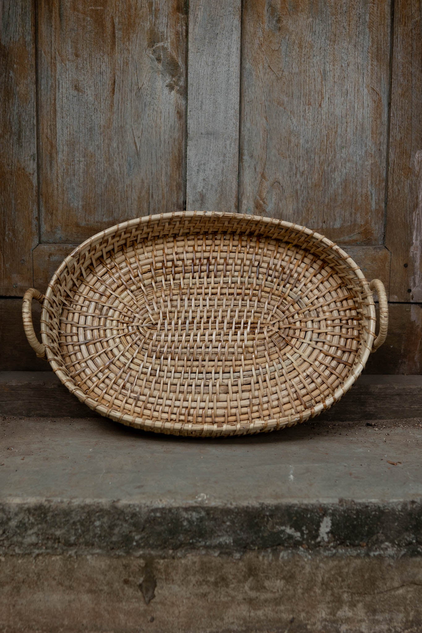 Nagaon Oval Tray with Handle