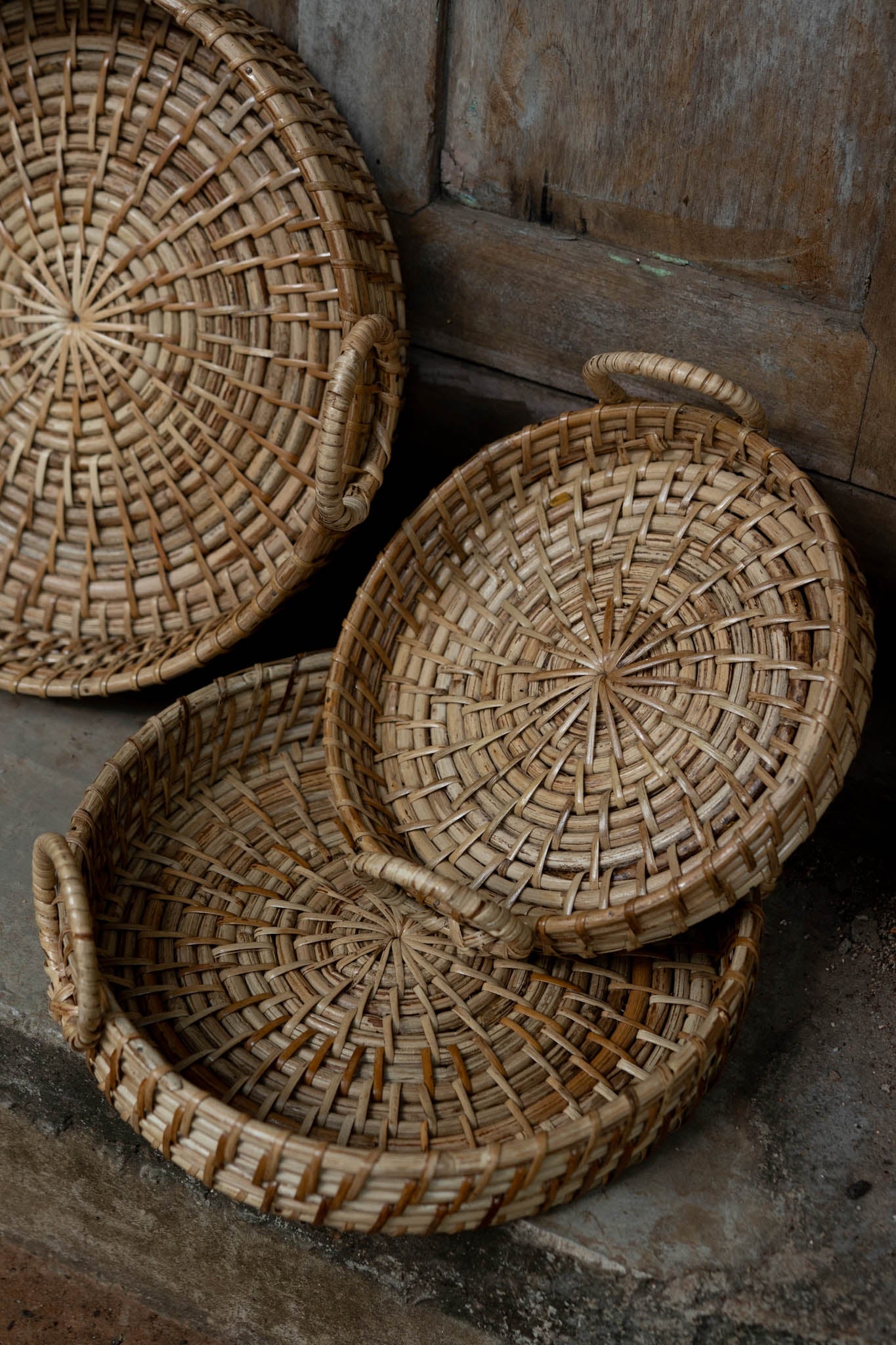 Nagaon Gol Tray with Handle