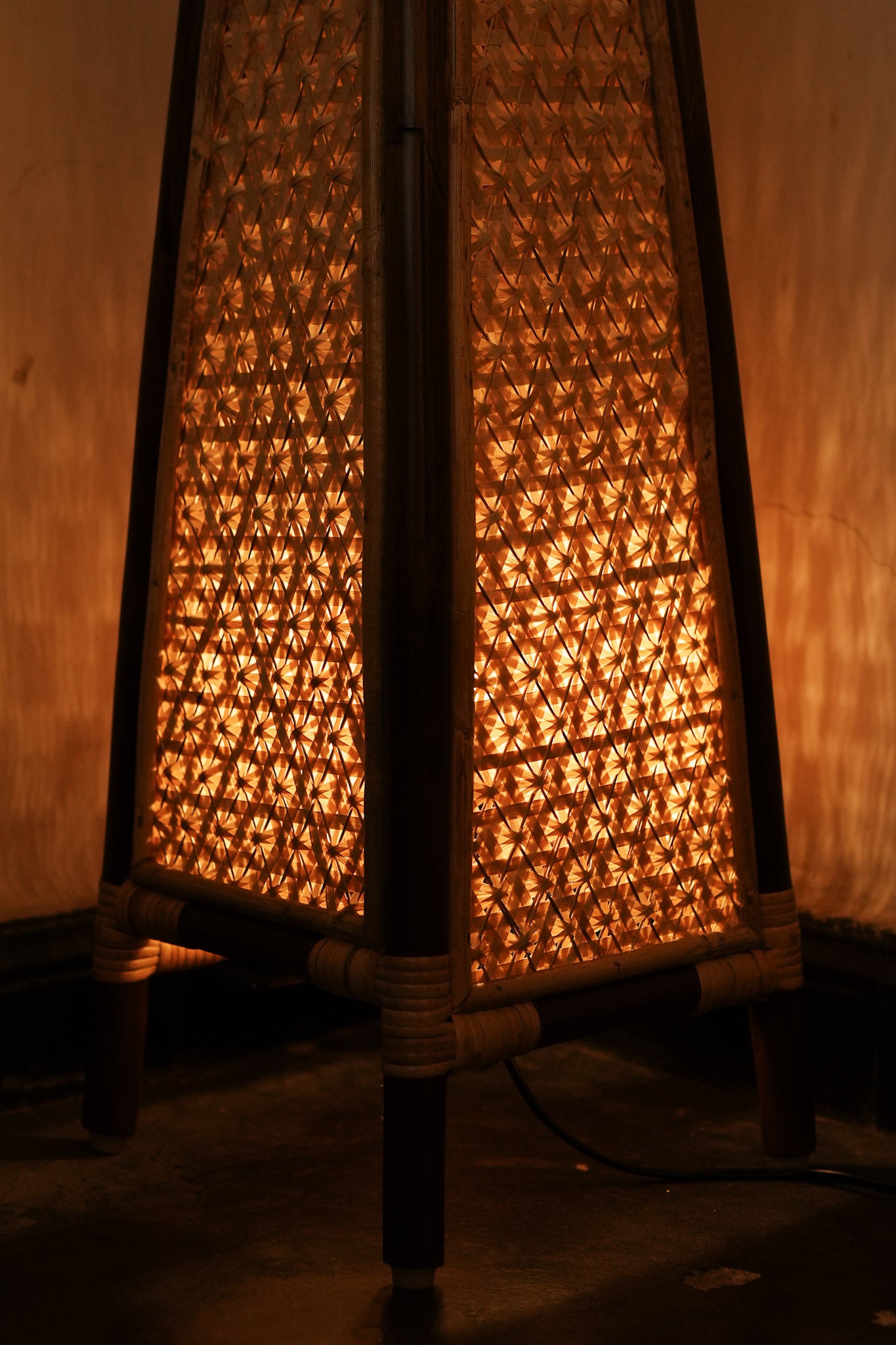 Golden woods Bamboo Floor lamp ( Walnut- Natural Pineapple)