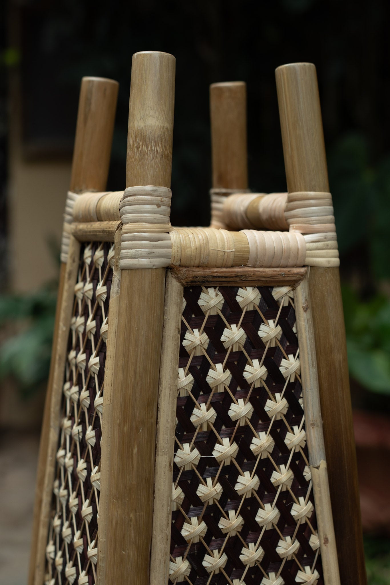 Golden woods Bamboo Floor lamp ( Walnut - Pineapple Natural Bud Brown mat)
