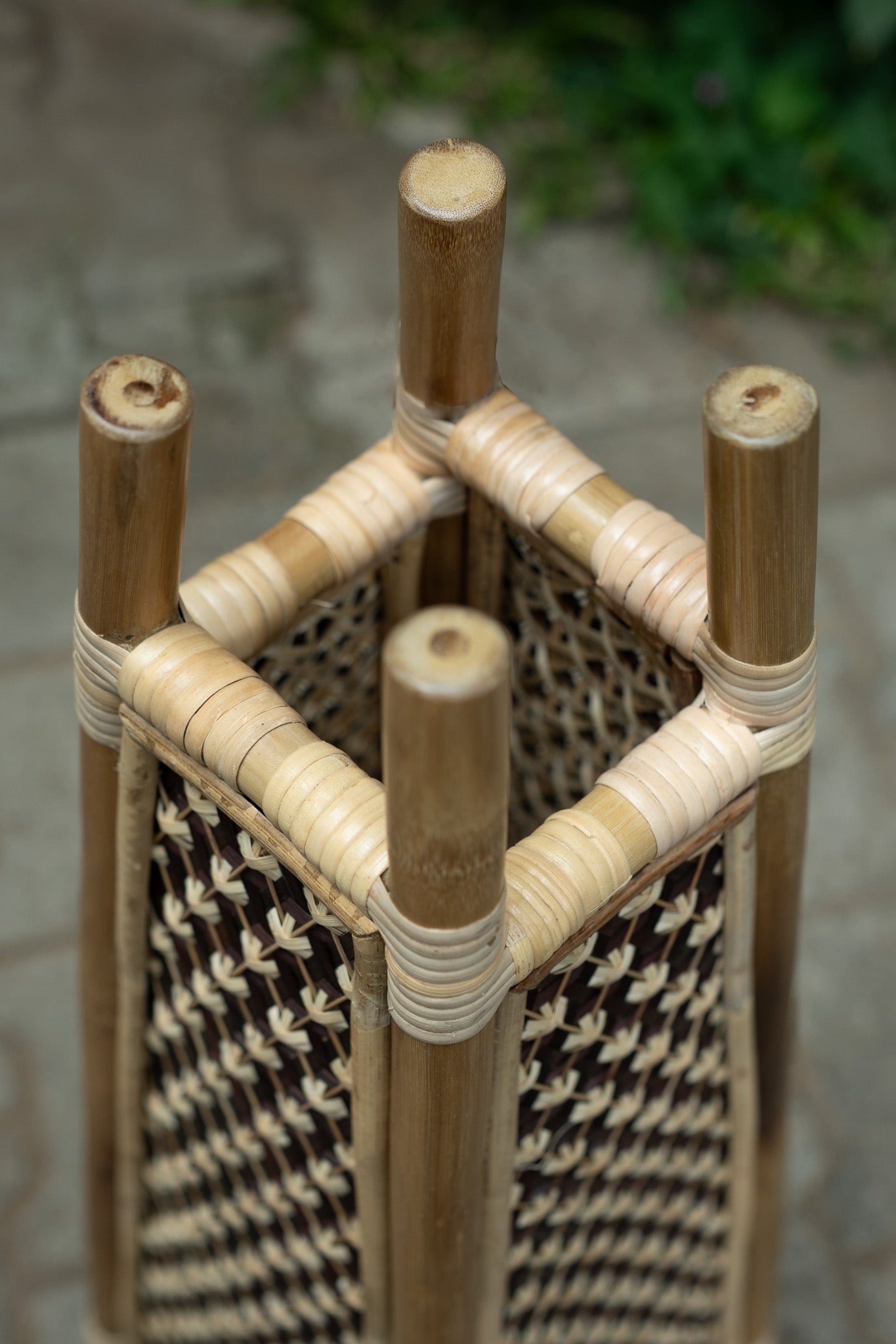 Golden woods Bamboo Floor lamp ( Walnut - Pineapple Natural Bud Brown mat)