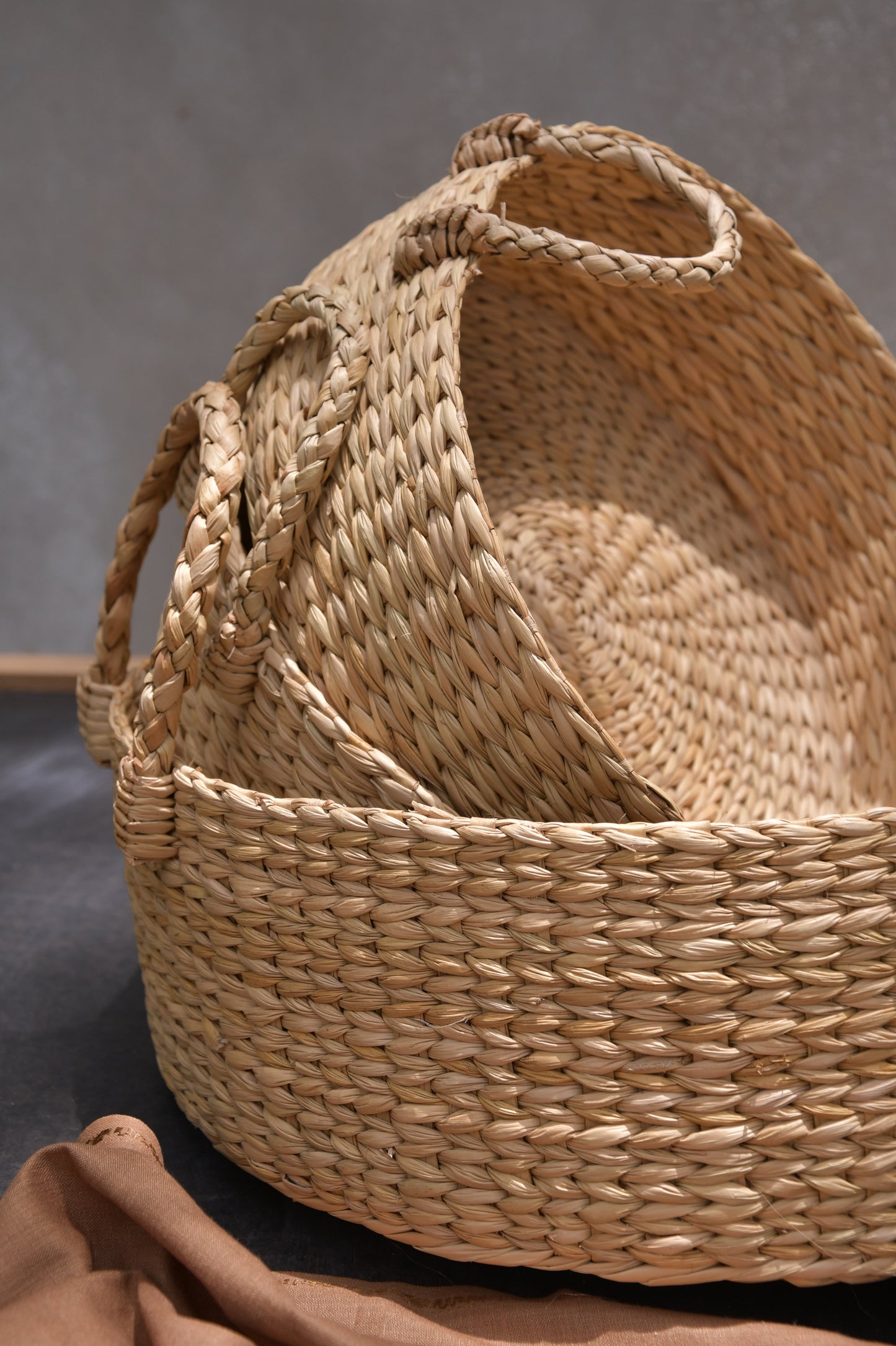 Kouna Round Basket with Handle