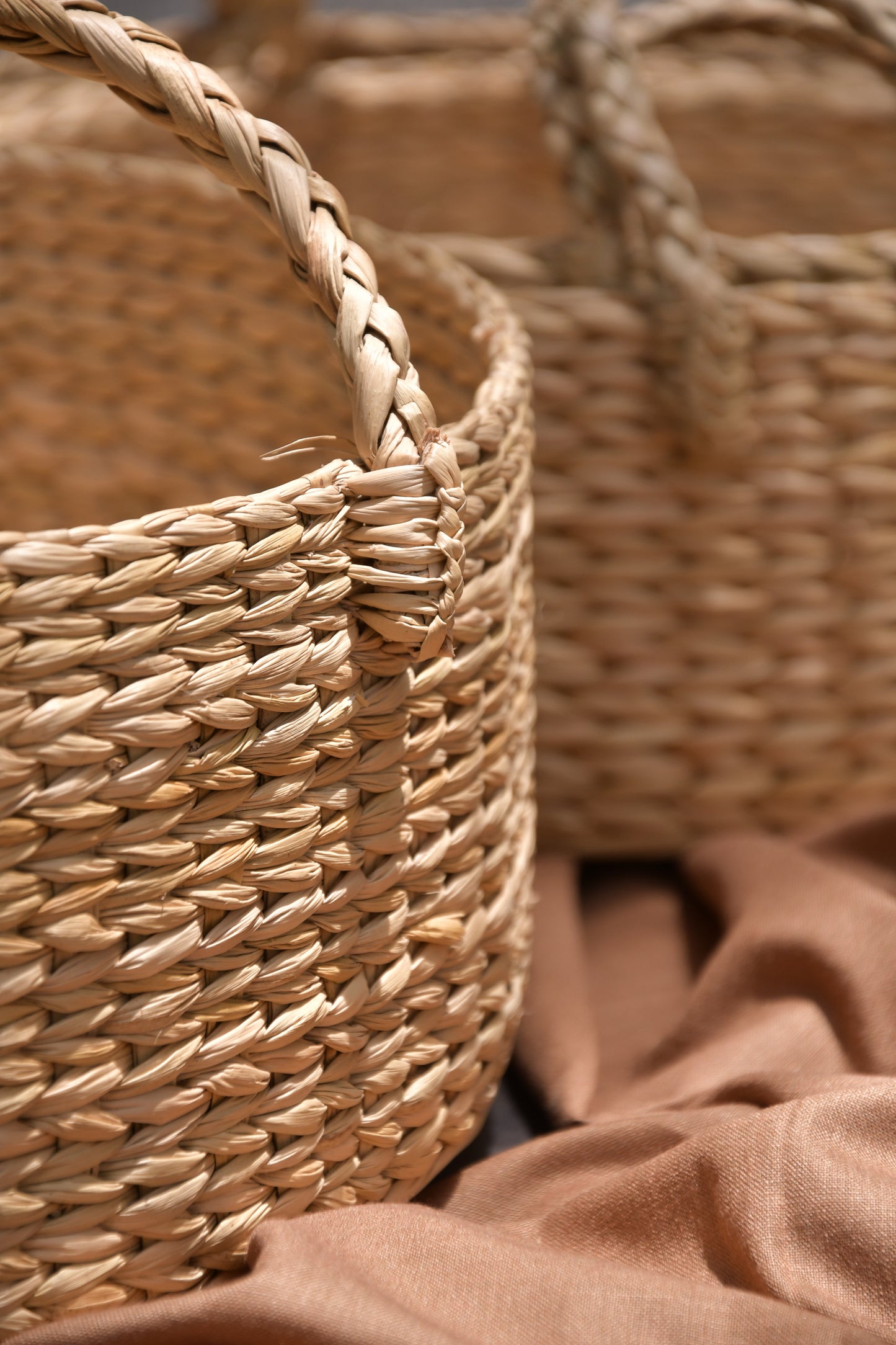 Kouna Round Basket with Handle