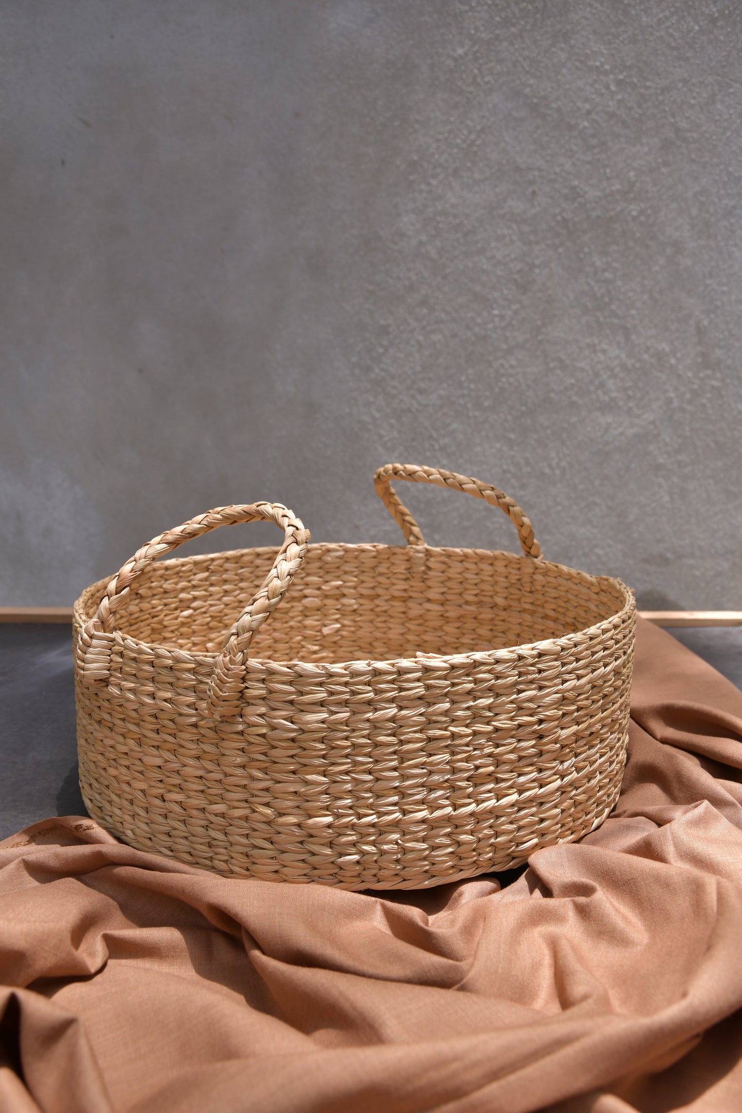 Kouna Round Basket with Handle