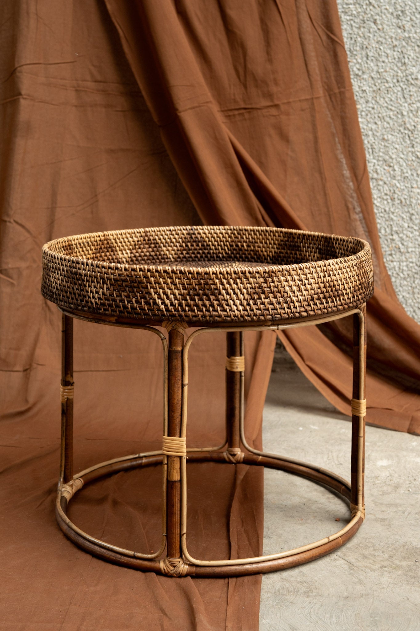 Midori Circle Tray Table