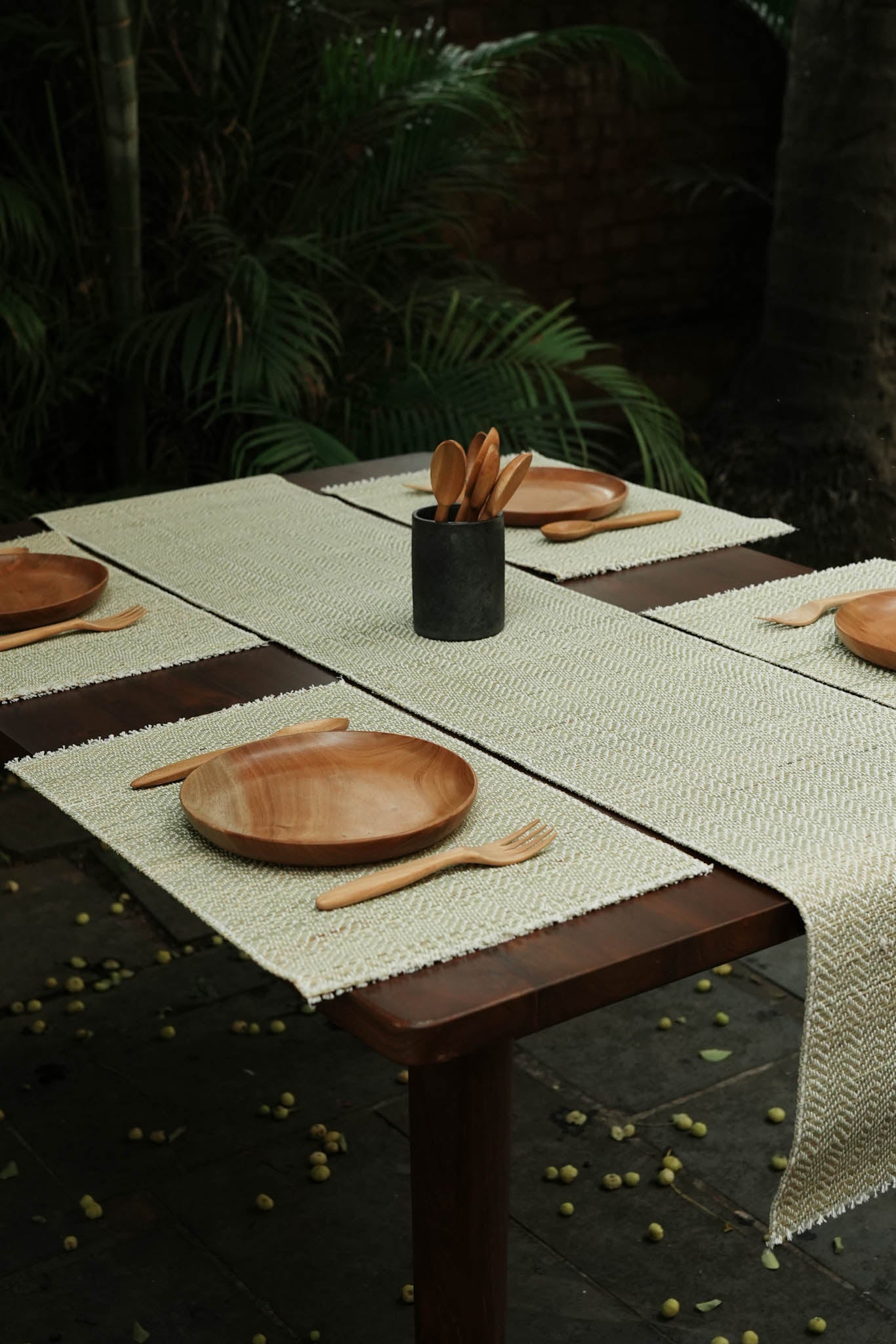 Madhurkathi Table Mats and Runner Set