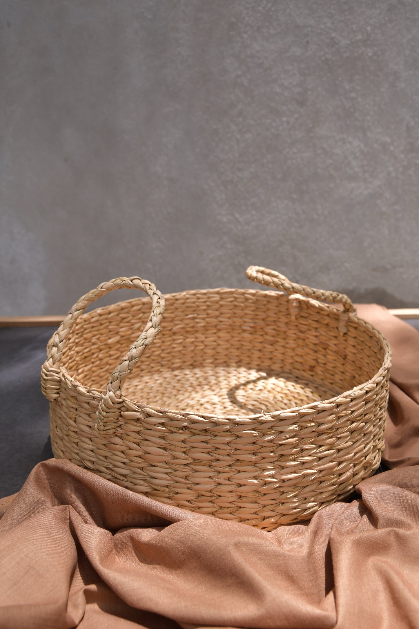 Kouna Round Basket with Handle