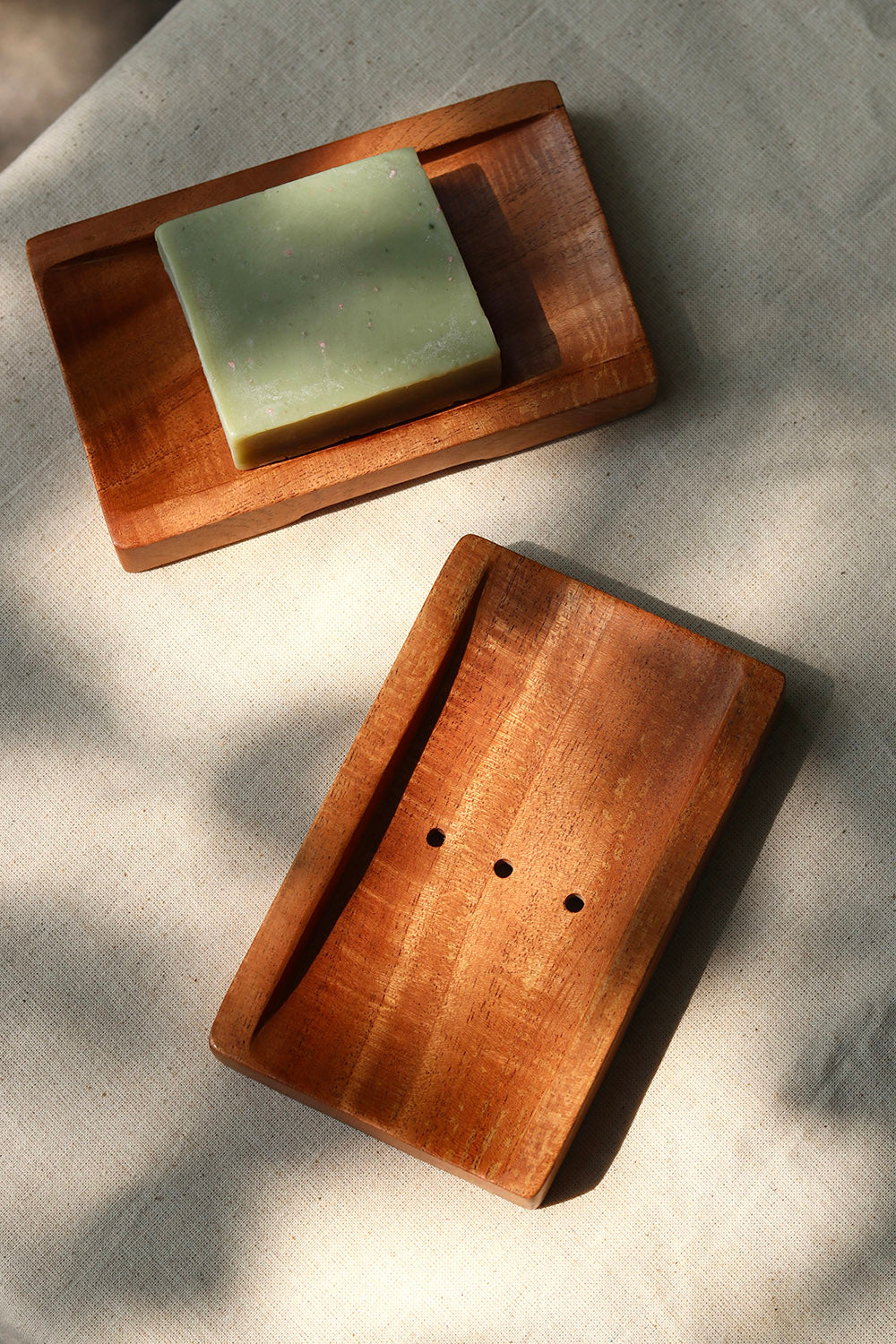 Valalai Soap Tray in Neem Wood
