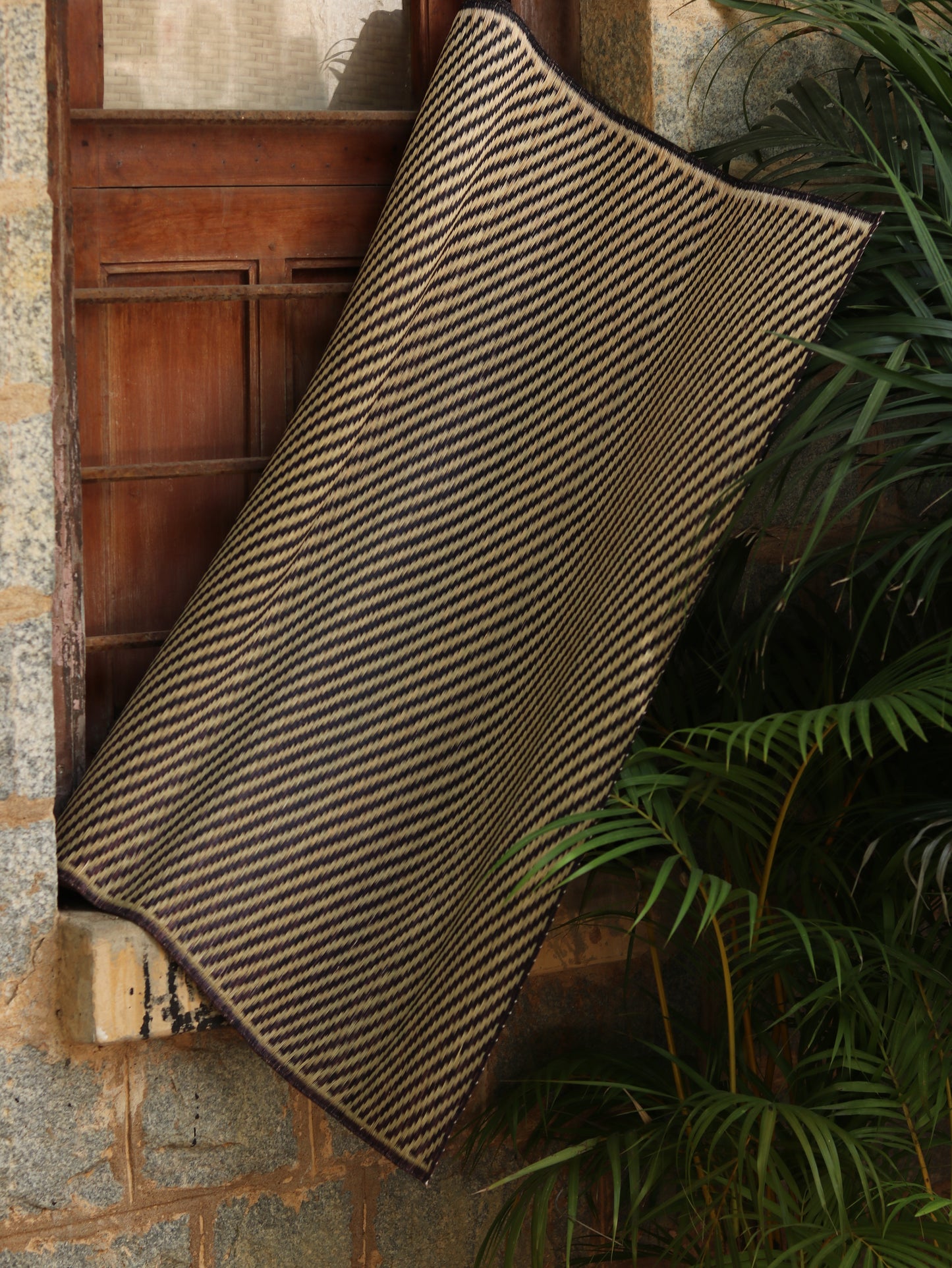 Damini Black with Natural Floor Mat