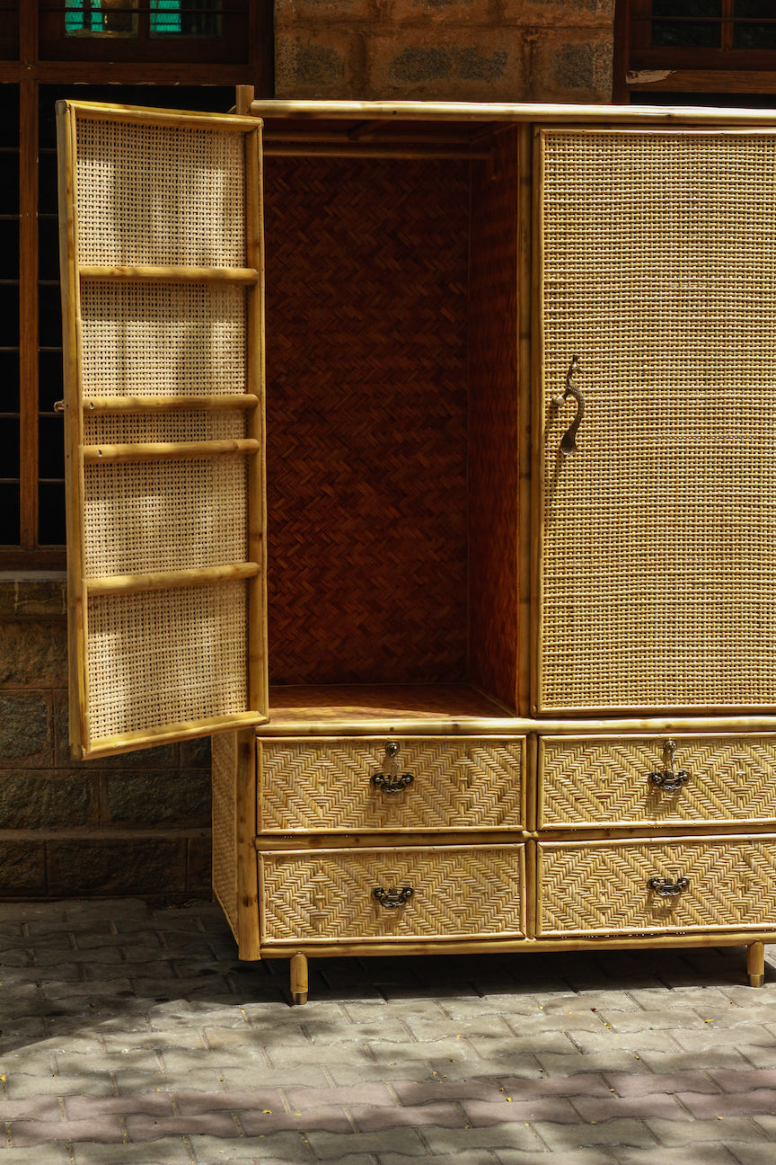 Pallua Cabinet