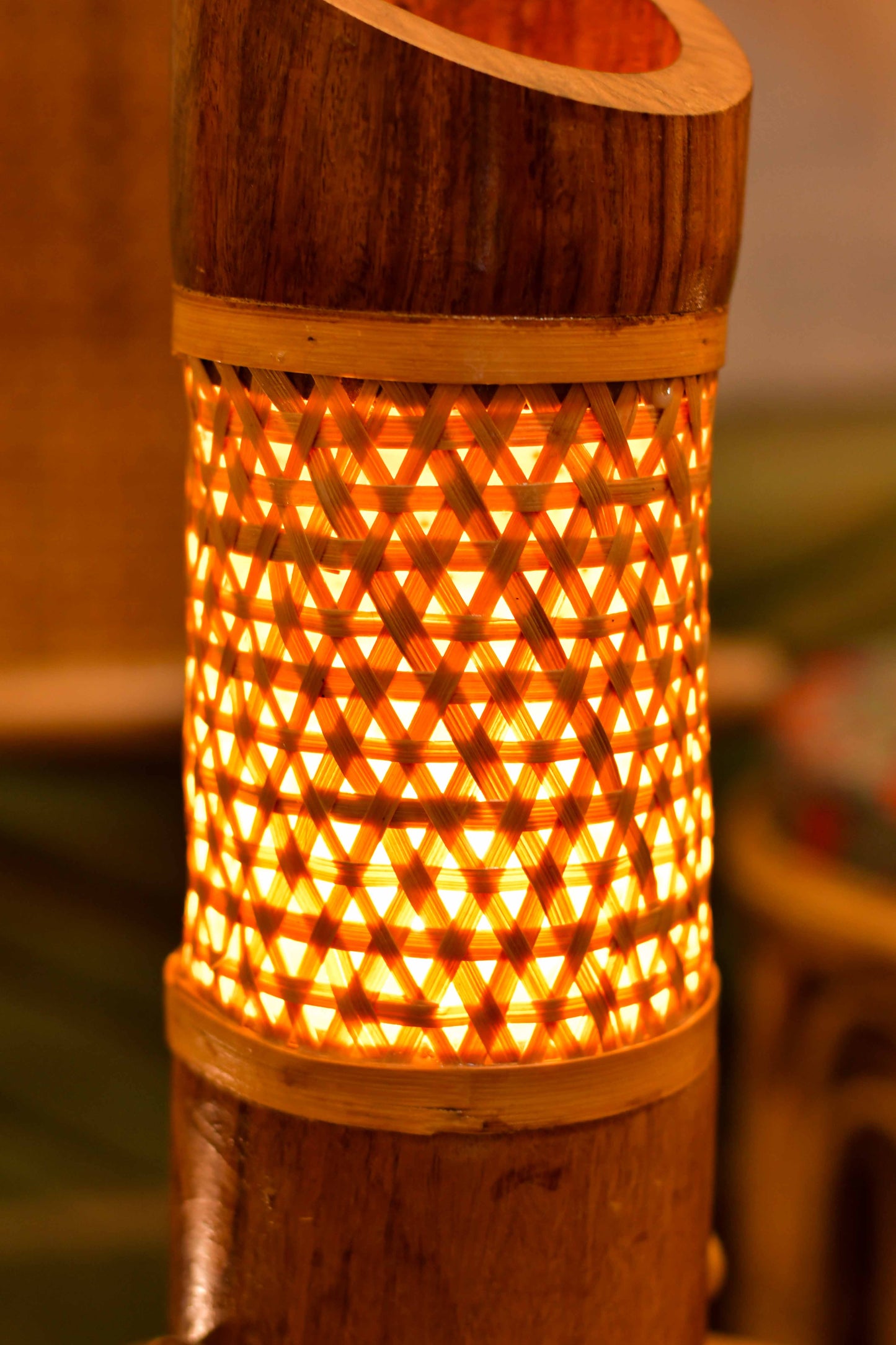 Canaka Bamboo Table Lamp