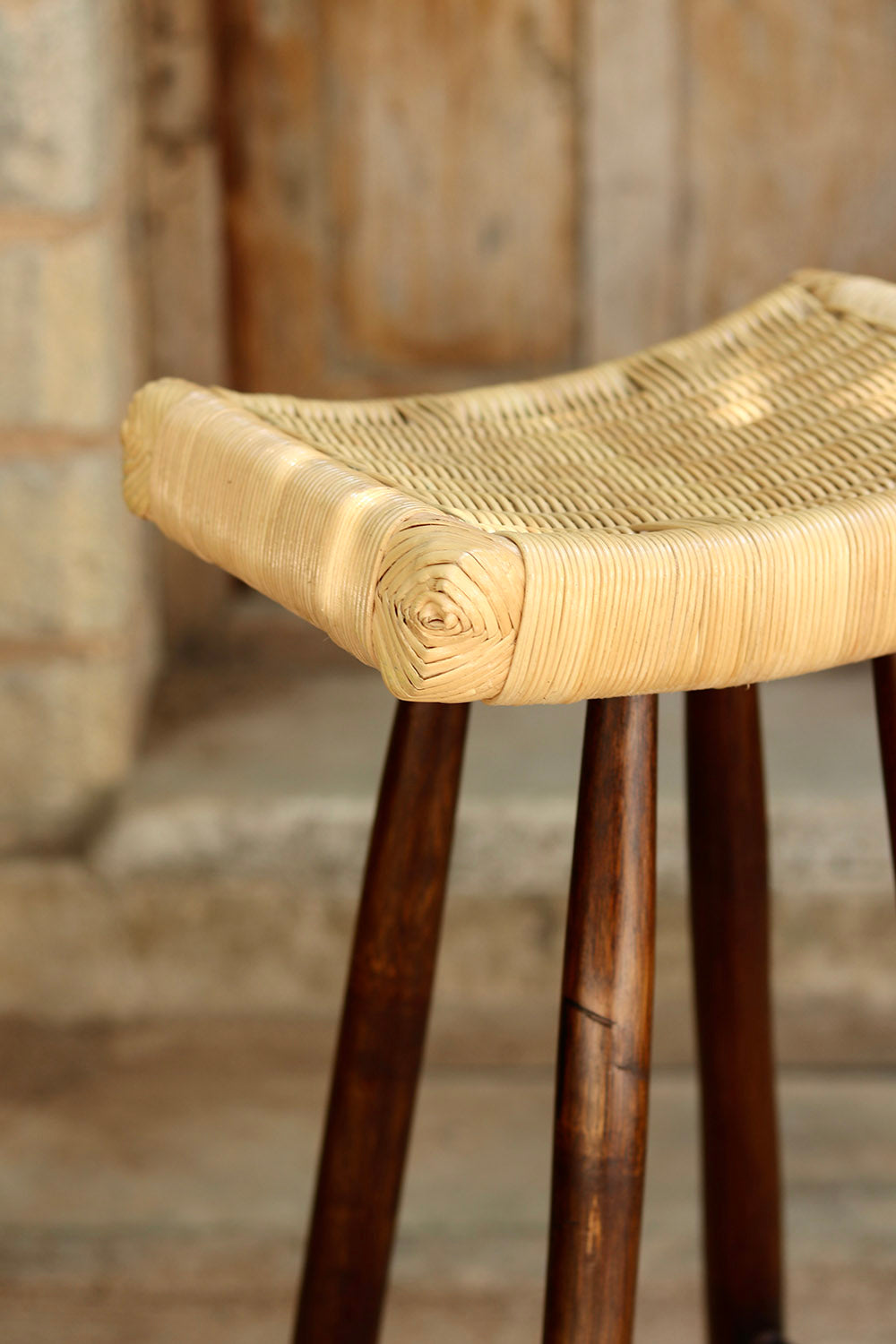 Meehkoe Bar Stool (Walnut)