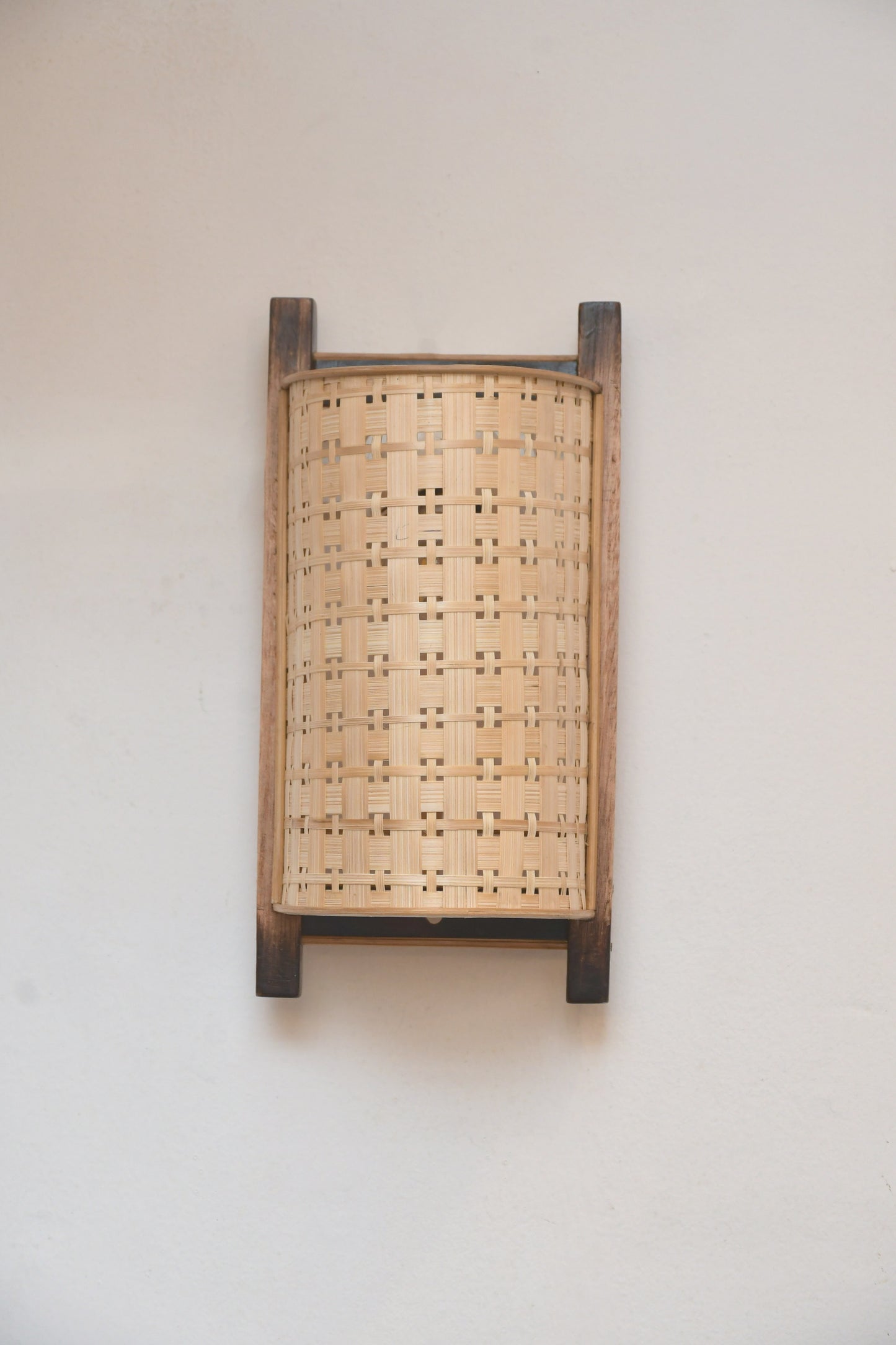 Uru Box Weave Wall Lamp