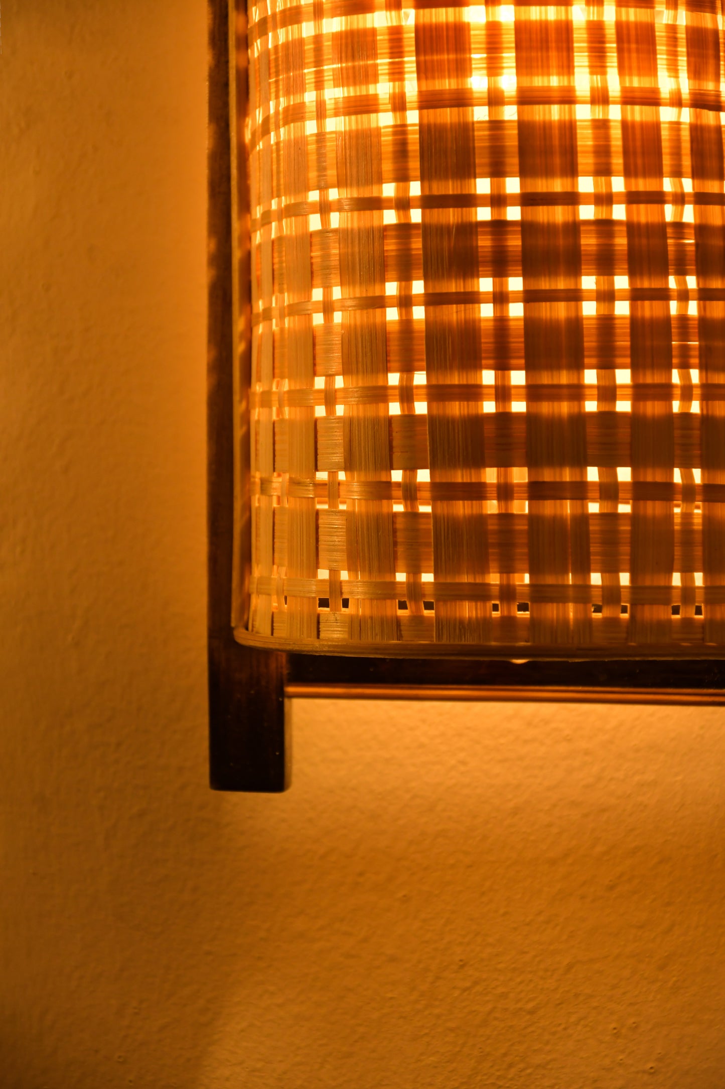 Uru Box Weave Wall Lamp