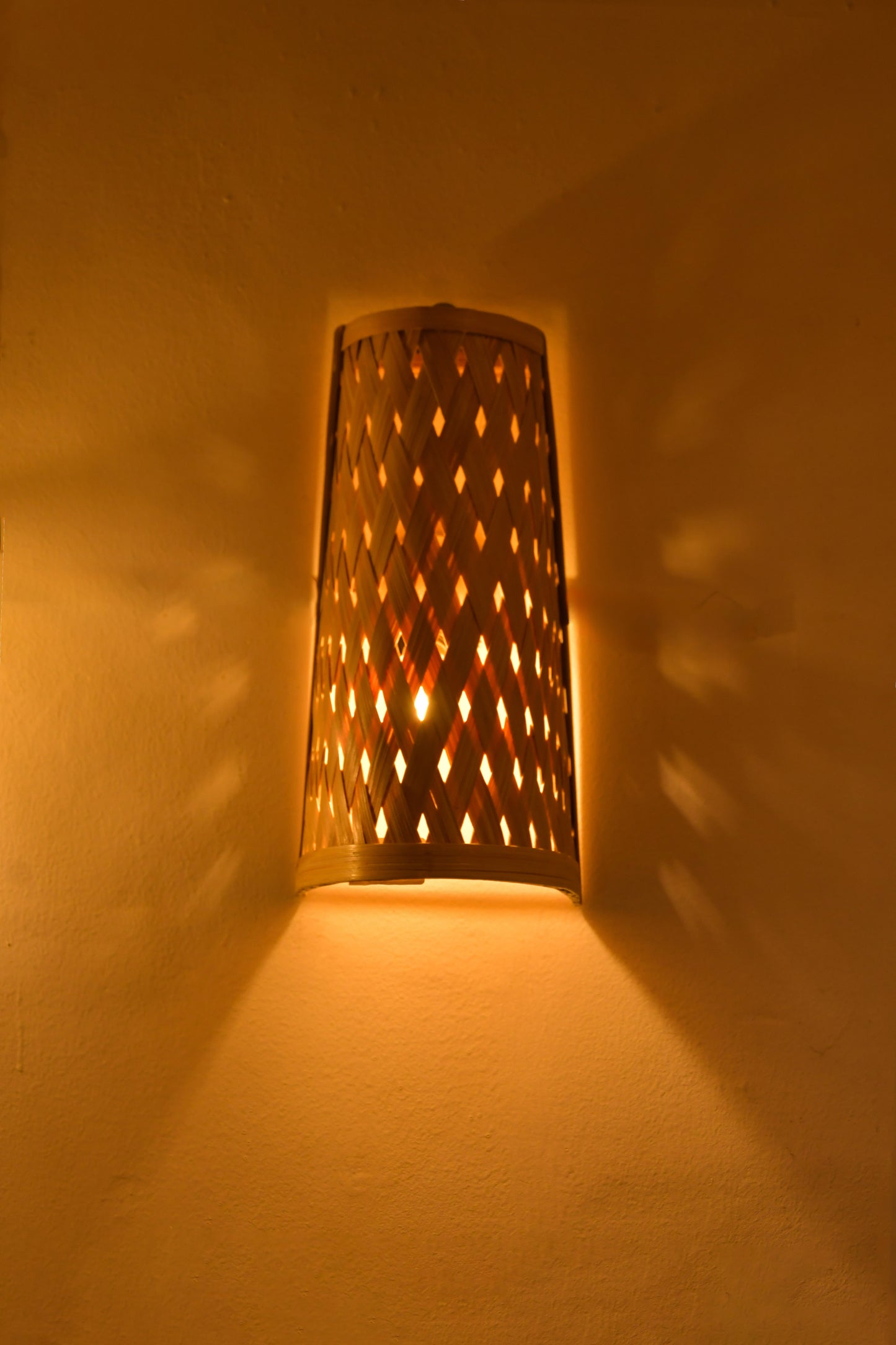 Uru Diamond  Wall Lamp