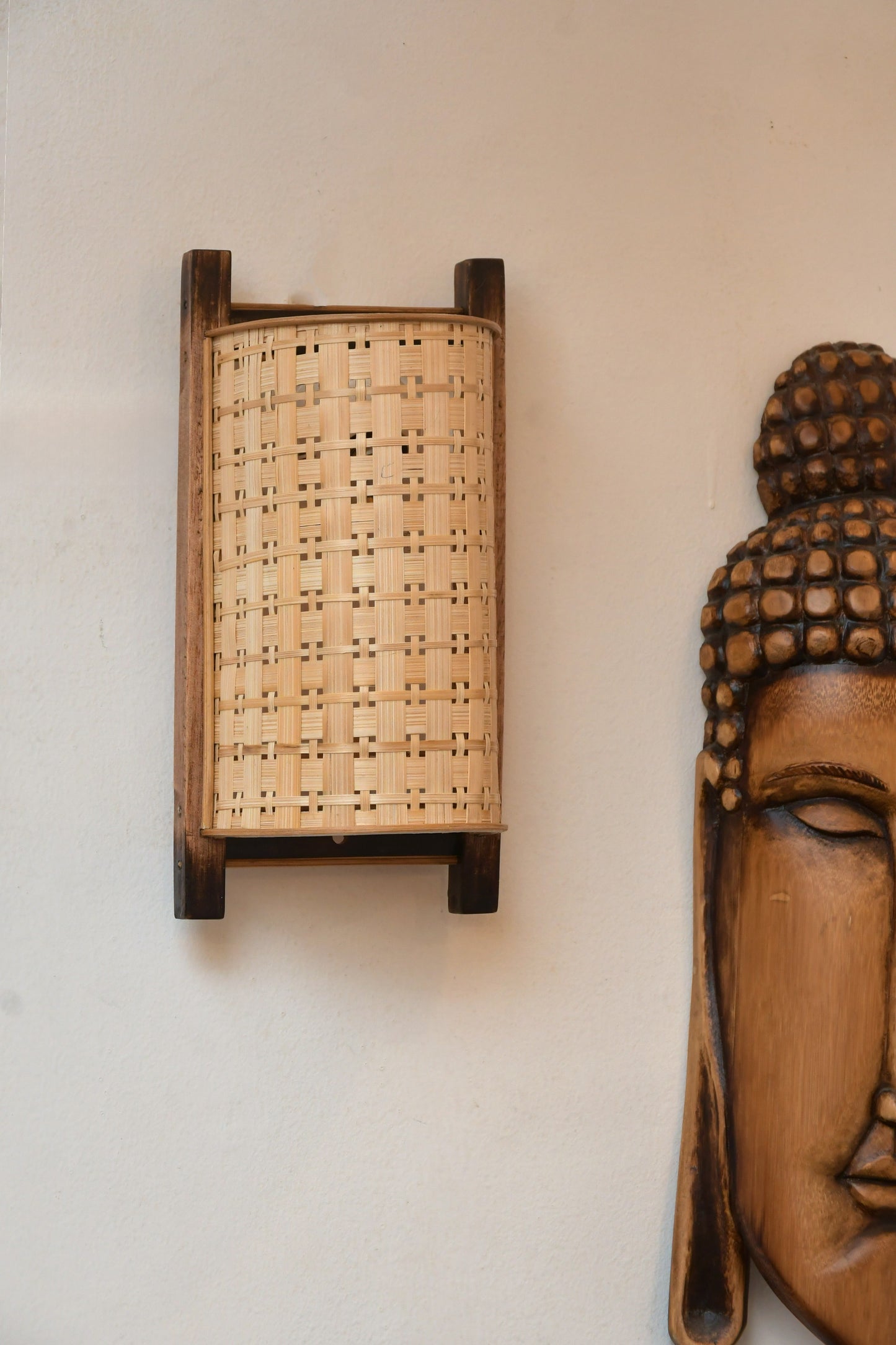 Uru Box Weave Wall Lamp