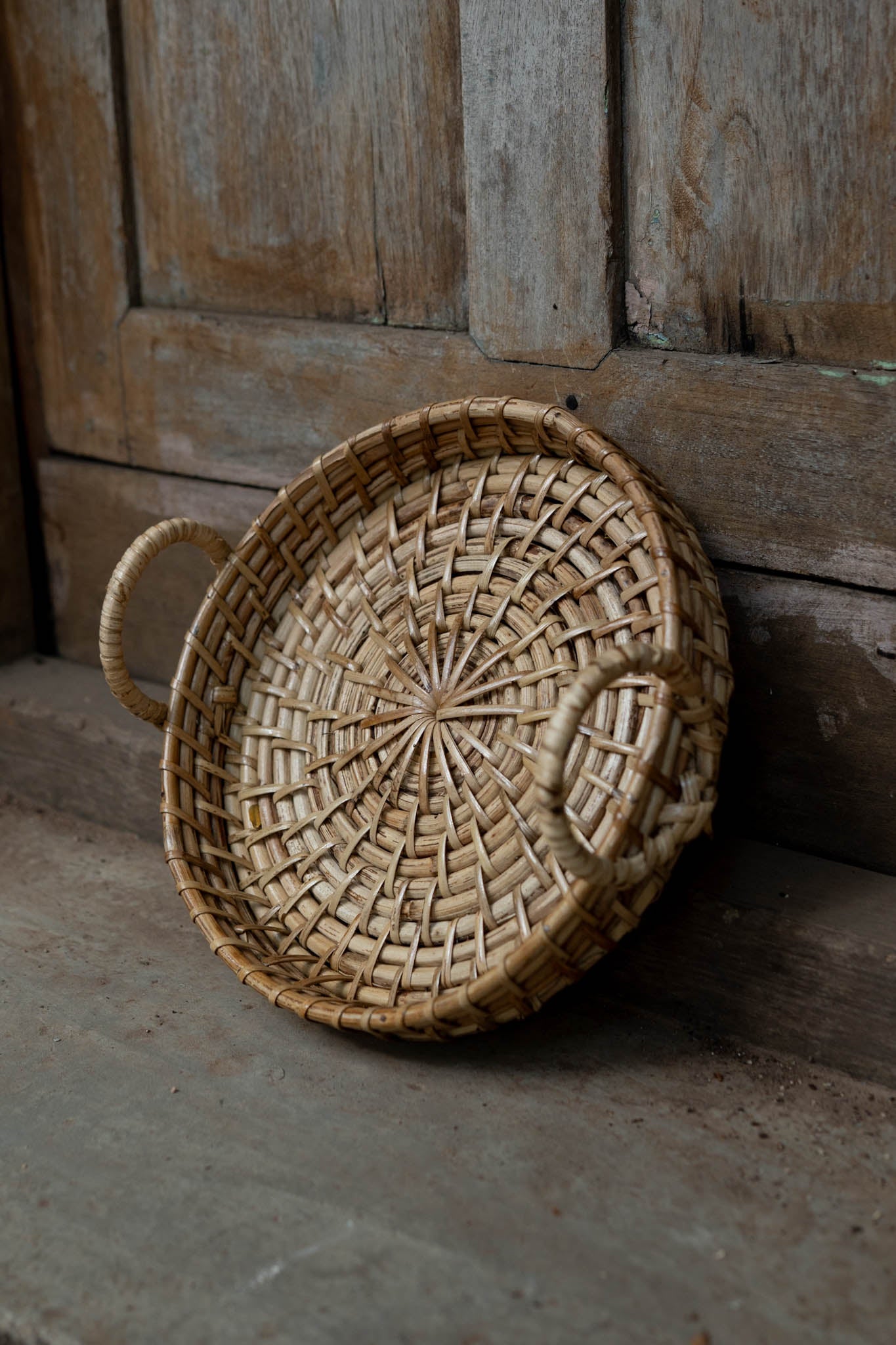 Nagaon Gol Tray with Handle