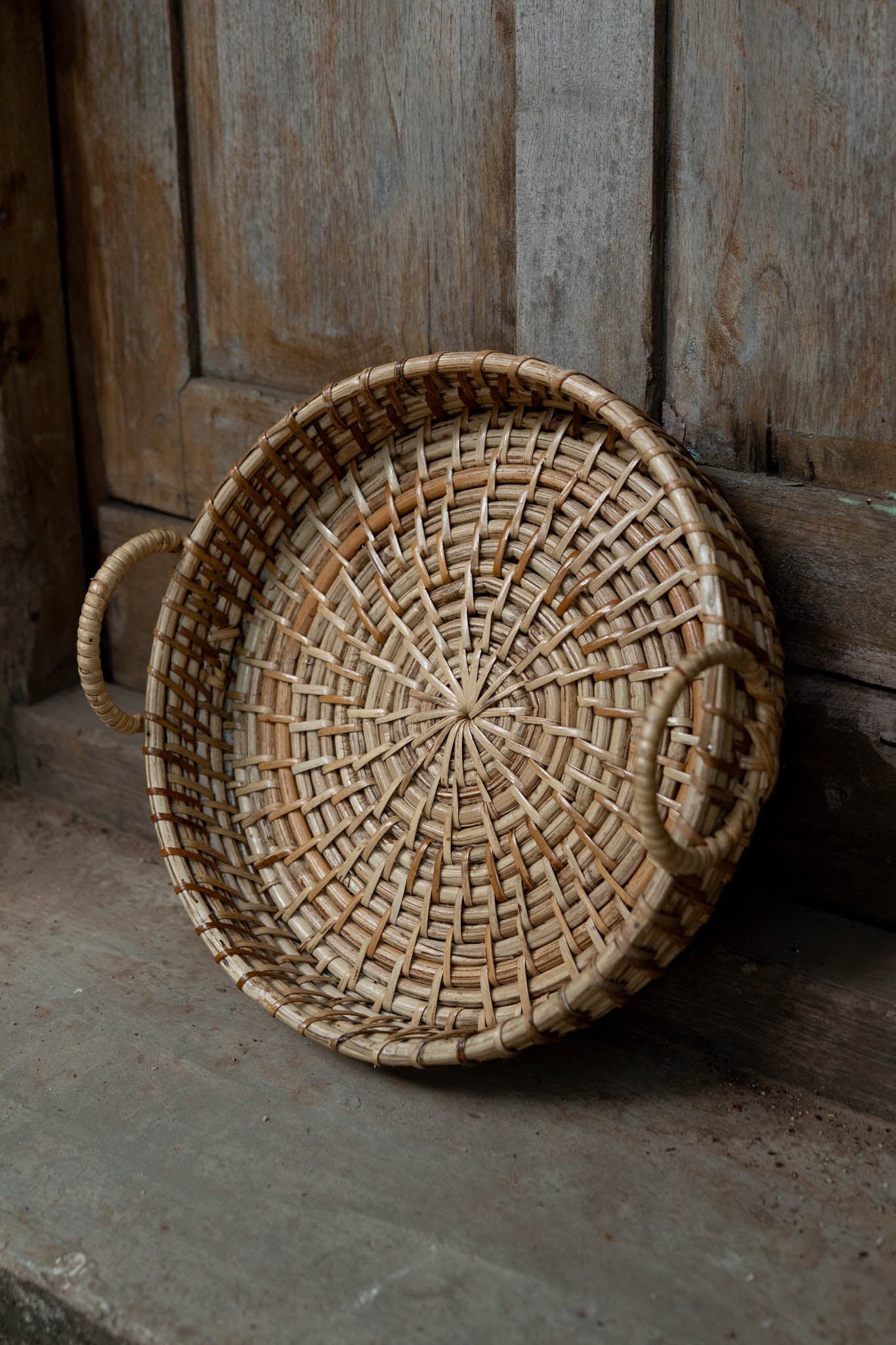 Nagaon Gol Tray with Handle