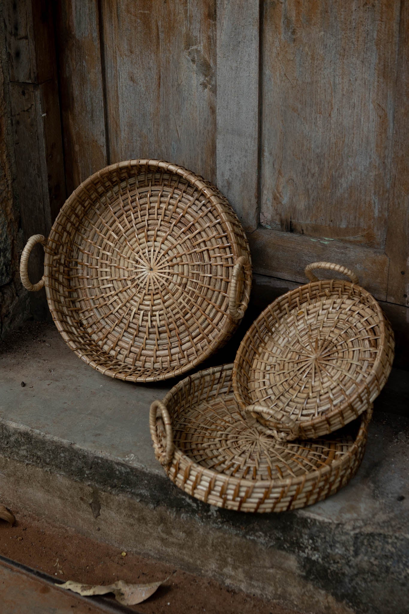 Nagaon Gol Tray with Handle