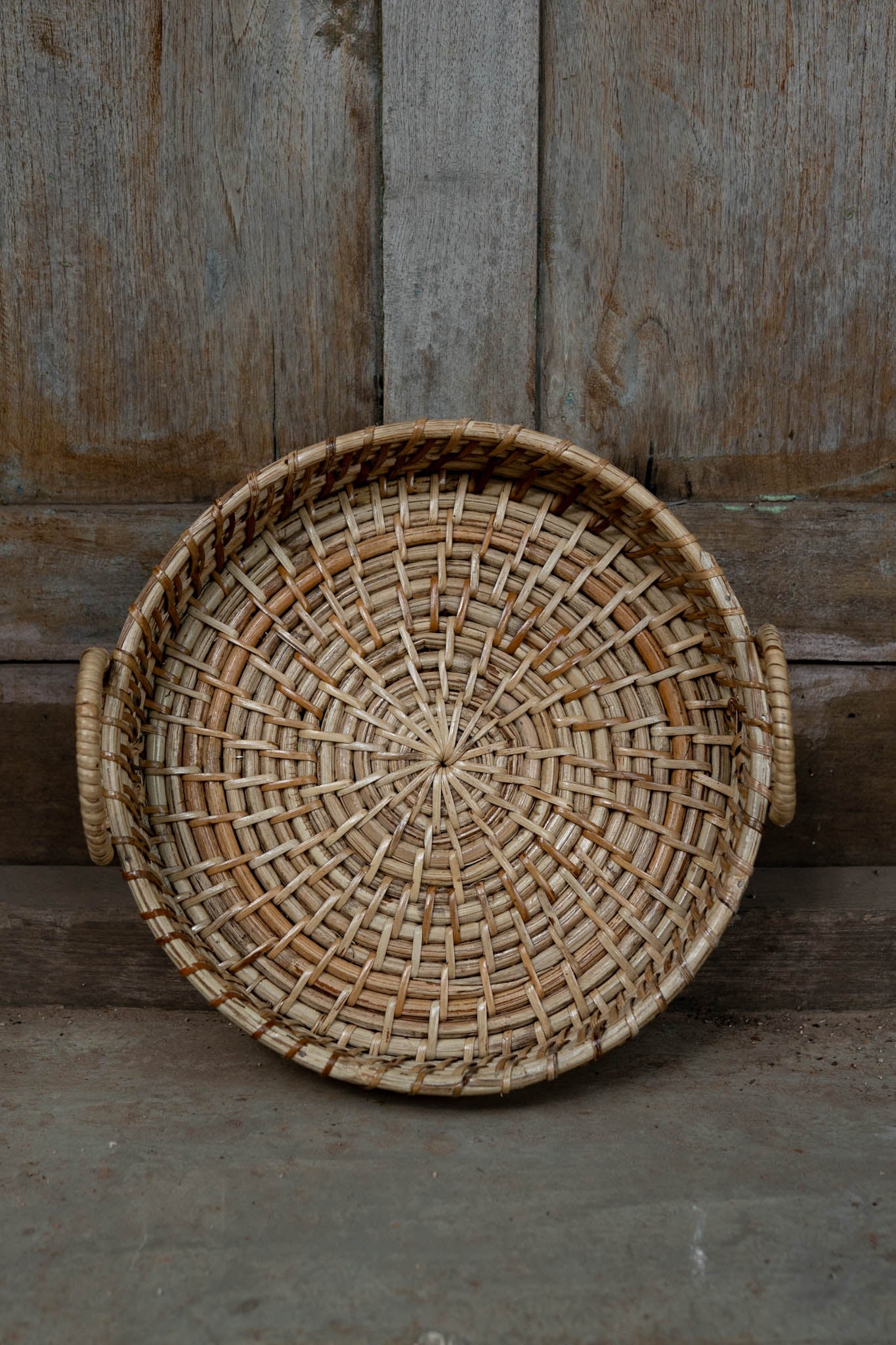 Nagaon Gol Tray with Handle