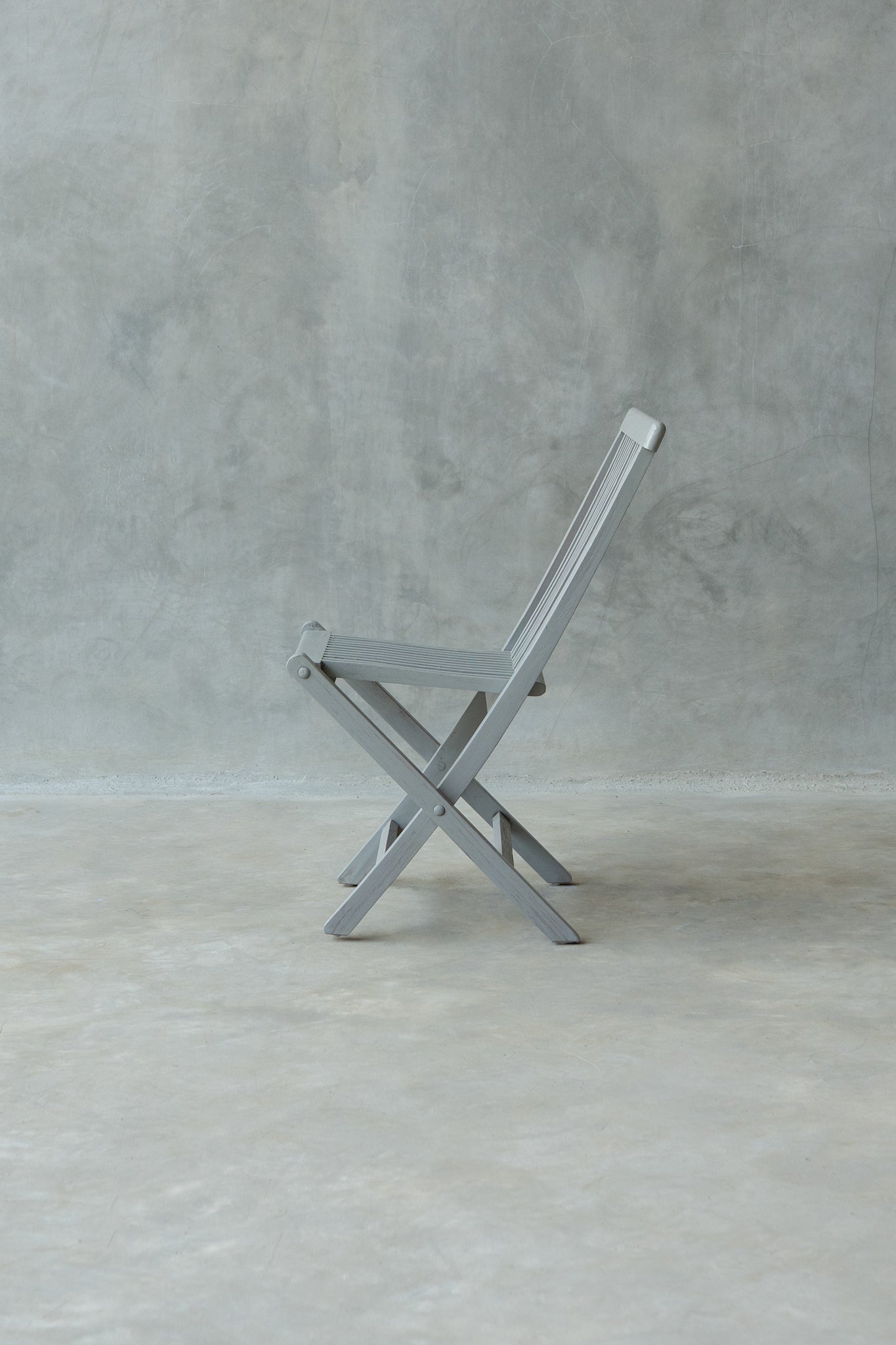 Iro Folding Chair - Solid Ash Grey