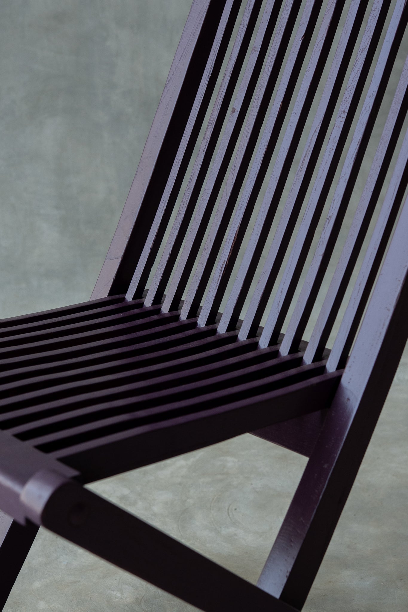 Iro Folding Chair - Solid Plum Purple