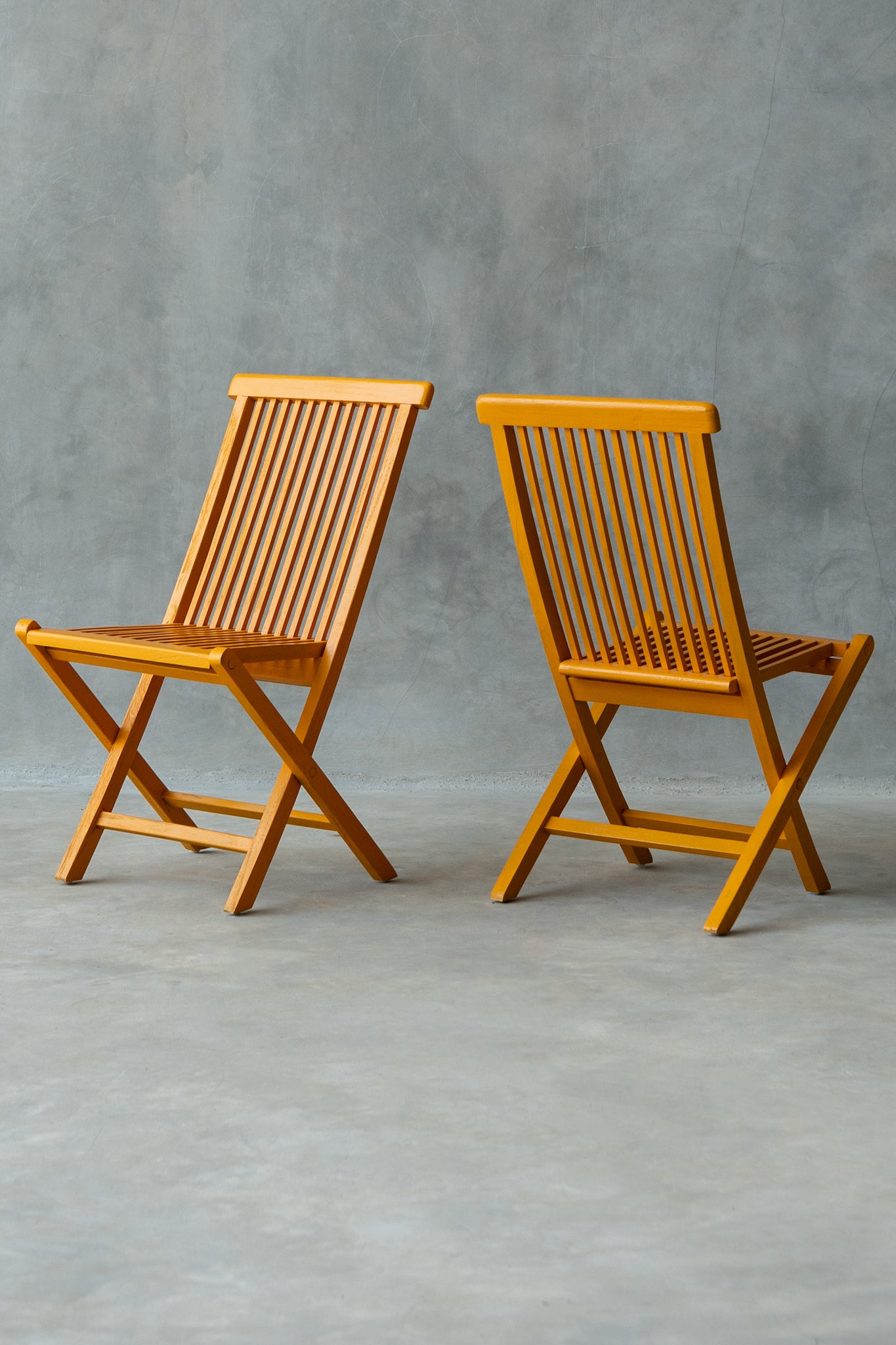 Iro Folding Chair - Solid Saffron Yellow