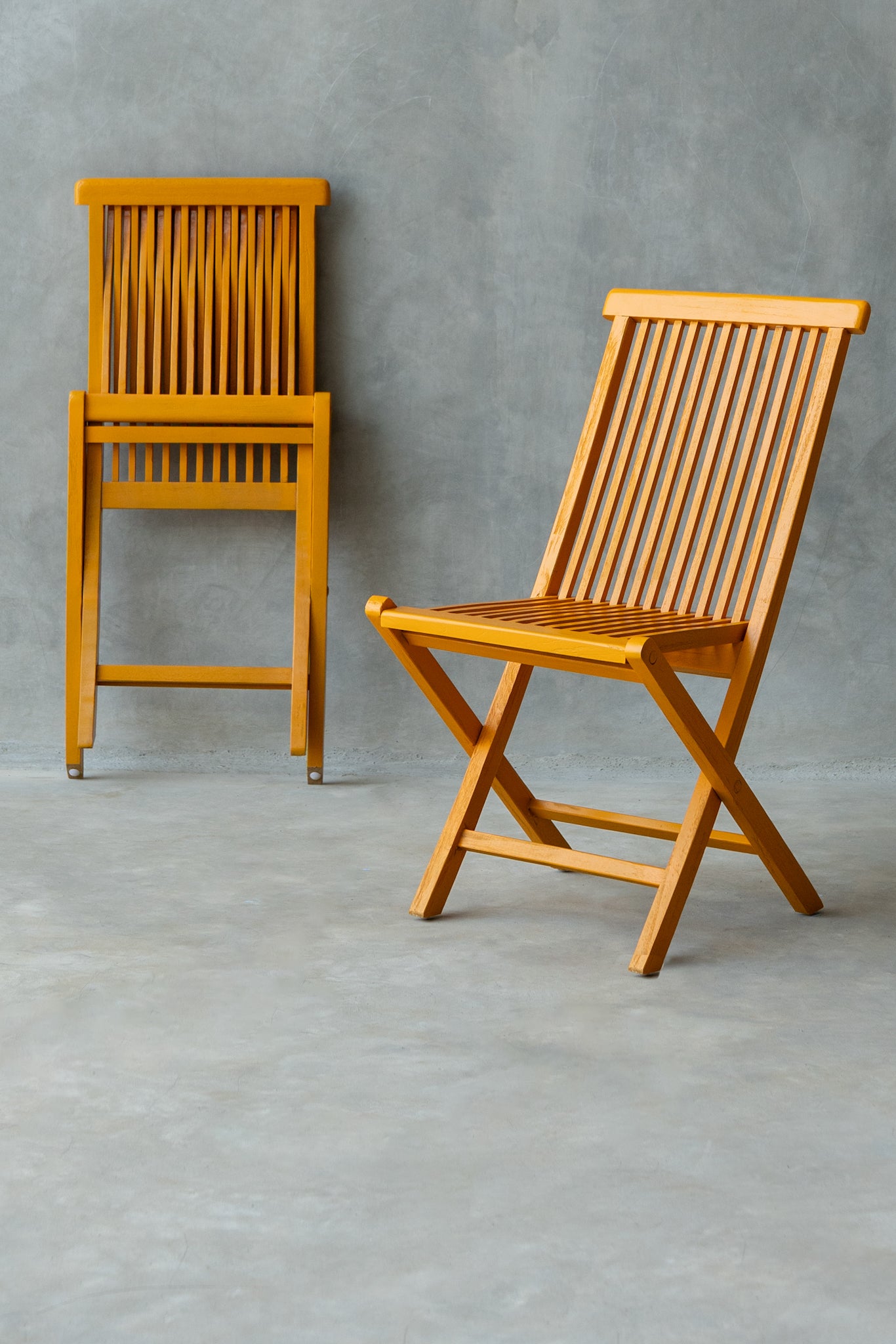 Iro Folding Chair - Solid Saffron Yellow