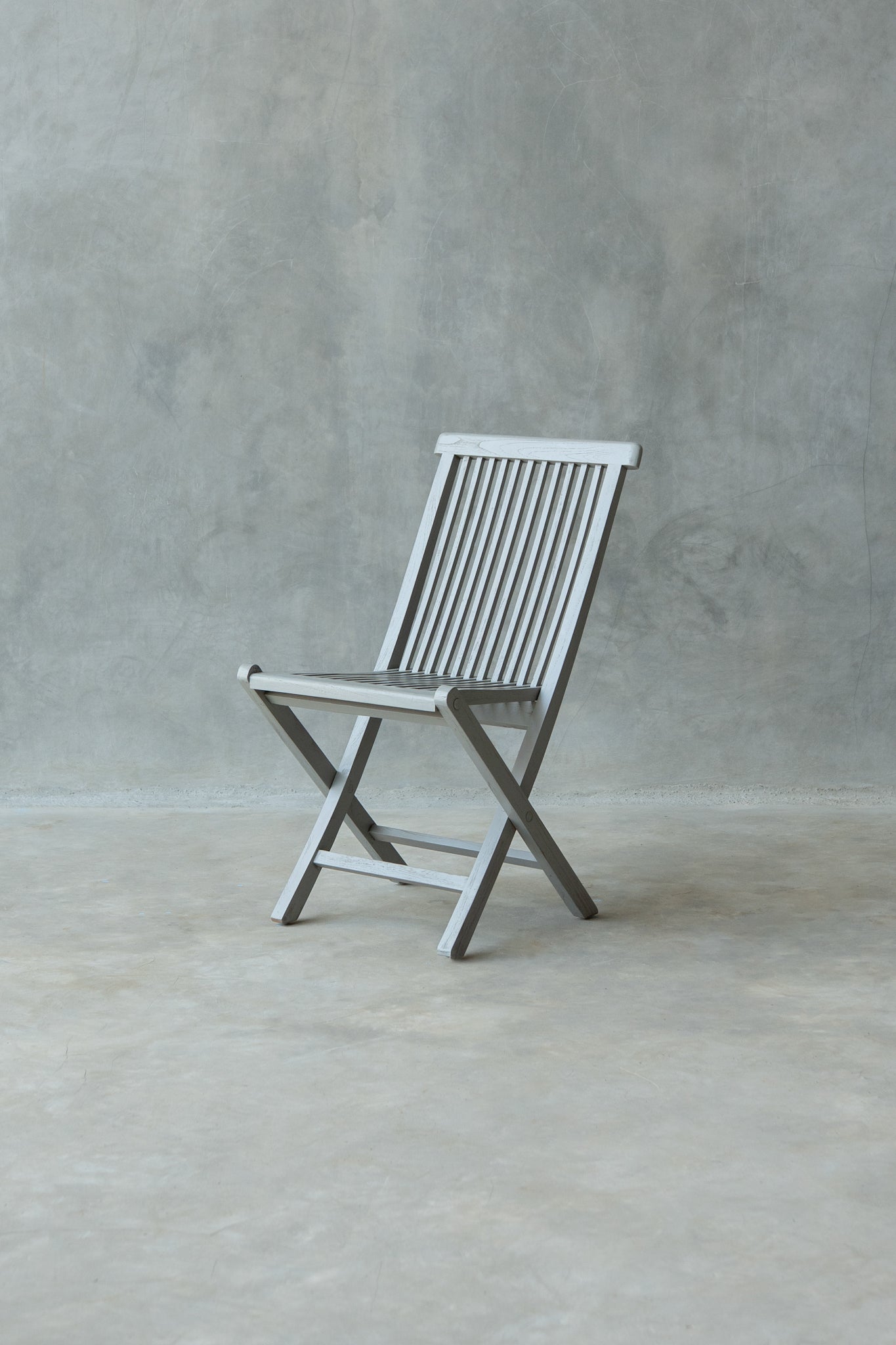 Iro Folding Chair - Solid Ash Grey