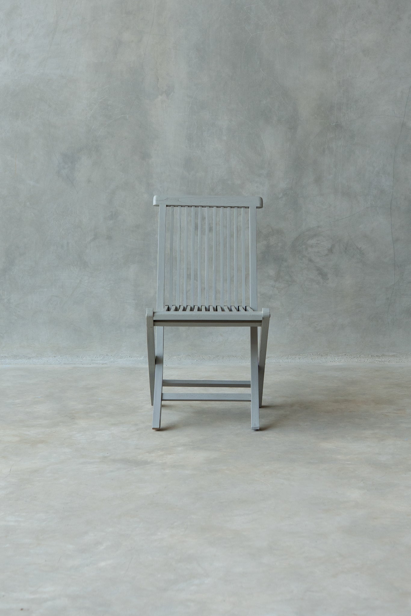 Iro Folding Chair - Solid Ash Grey