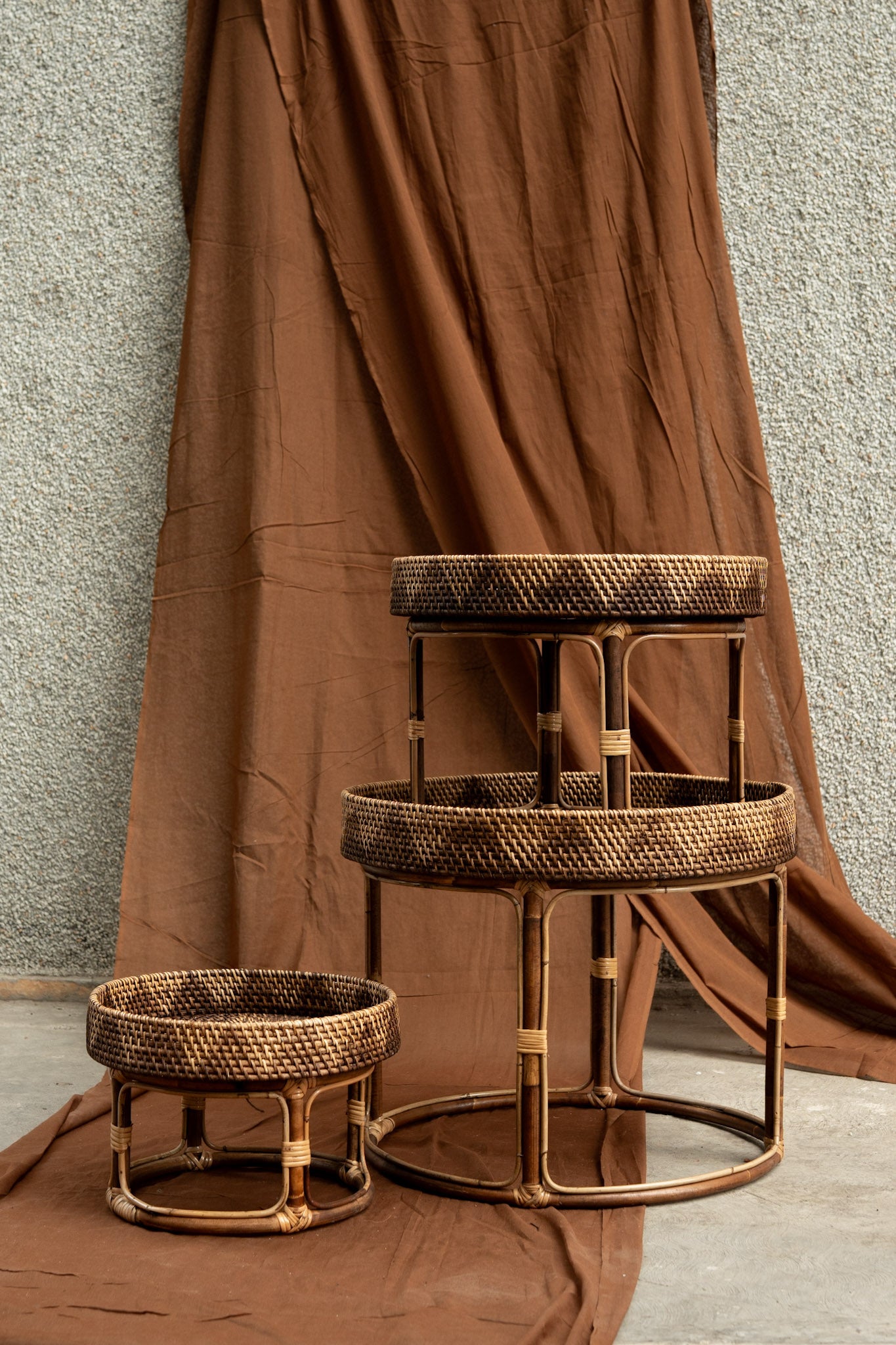 Midori Circle Tray Table