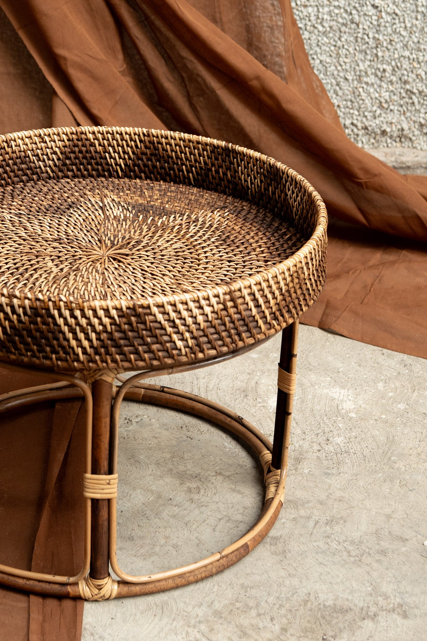 Midori Circle Tray Table