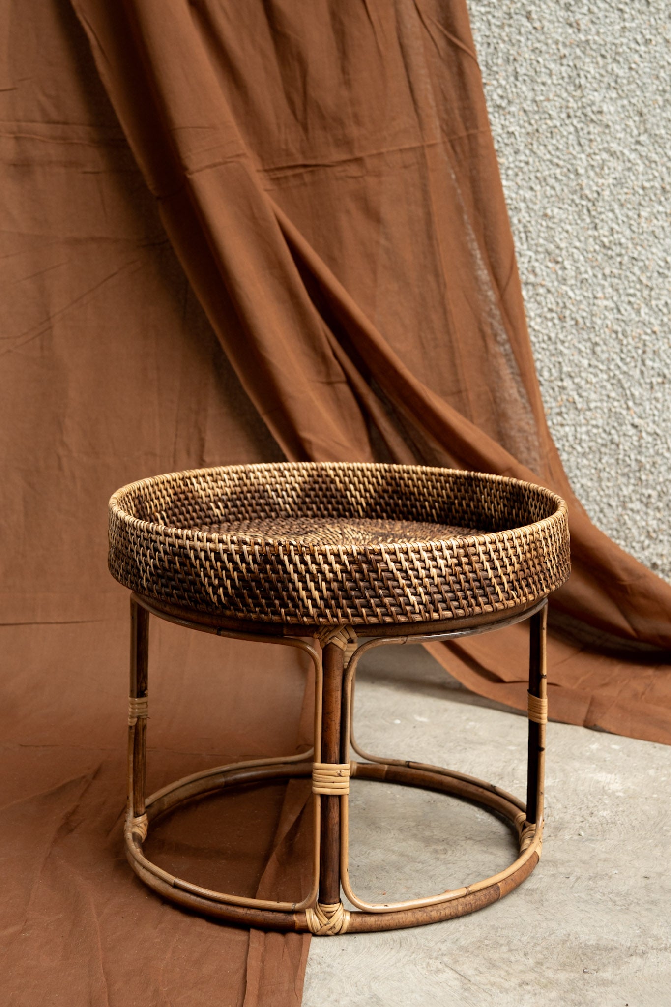 Midori Circle Tray Table