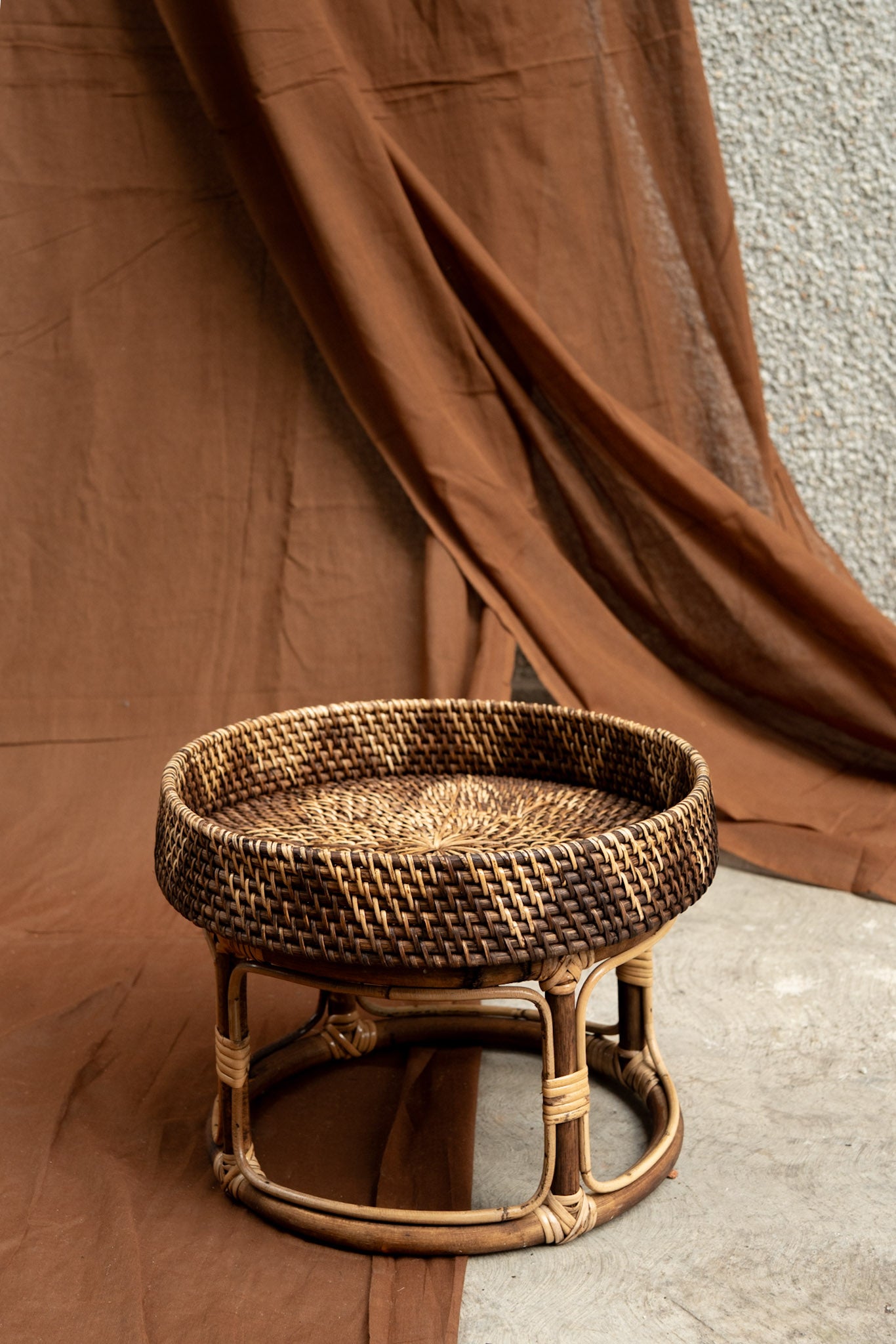 Midori Circle Tray Table