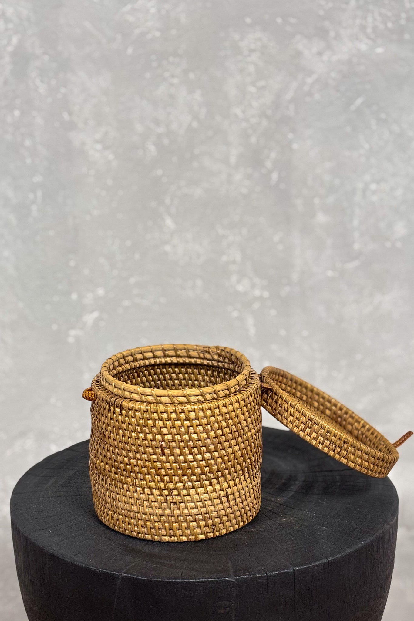 Midori Paper Napkin Holder - Round