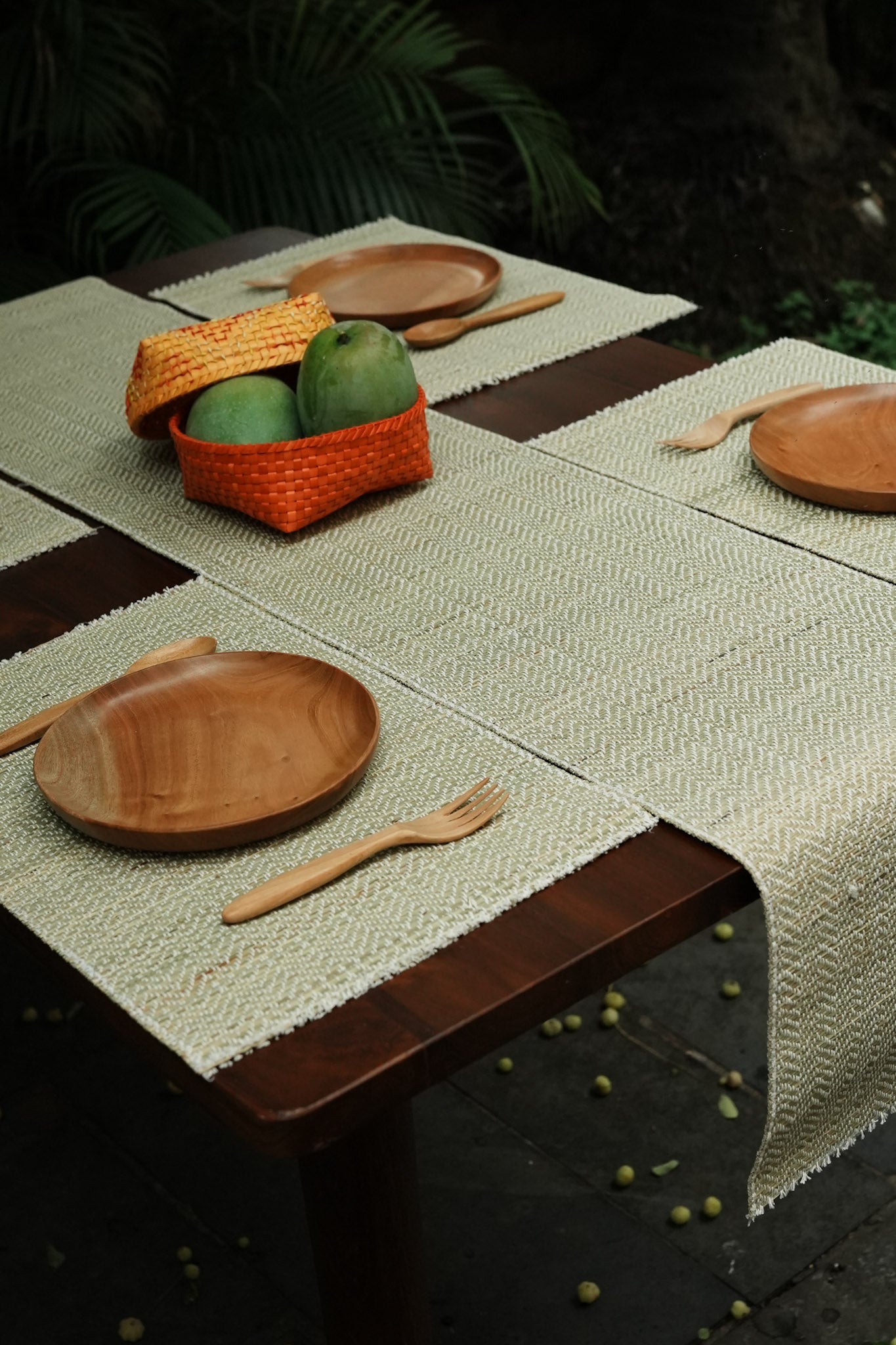 Madhurkathi Table Mats and Runner Set