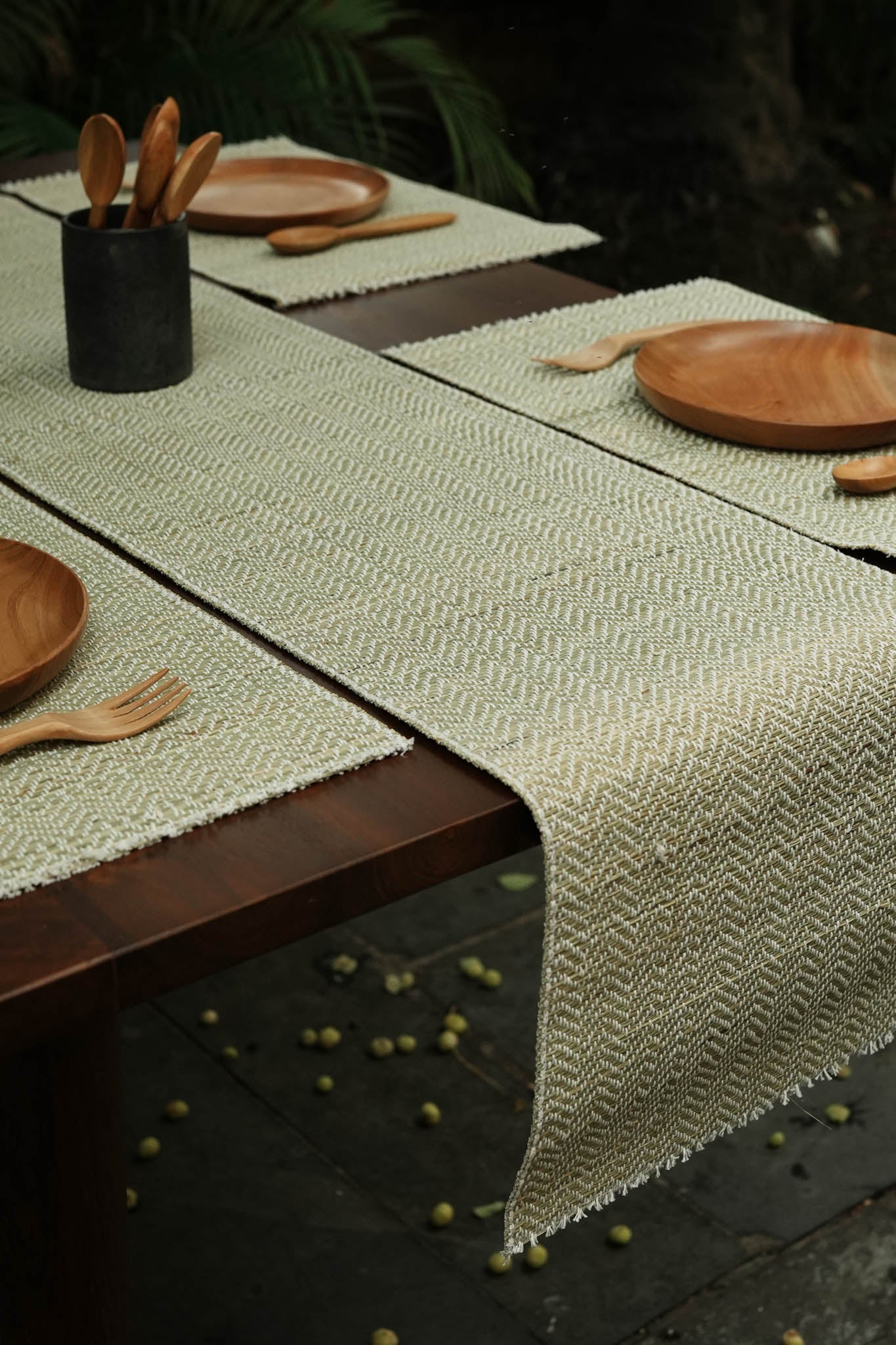 Madhurkathi Table Mats and Runner Set