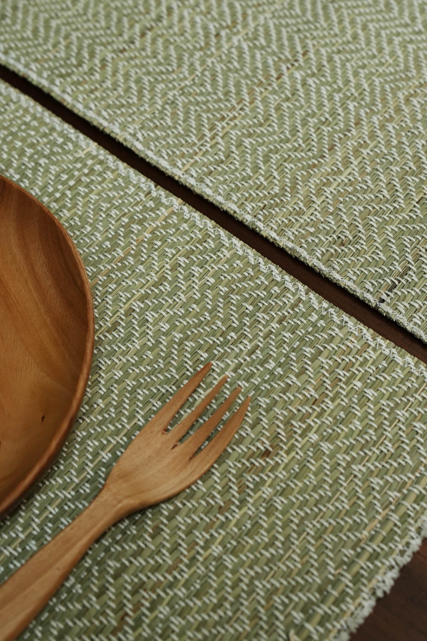 Madhurkathi Table Mats and Runner Set