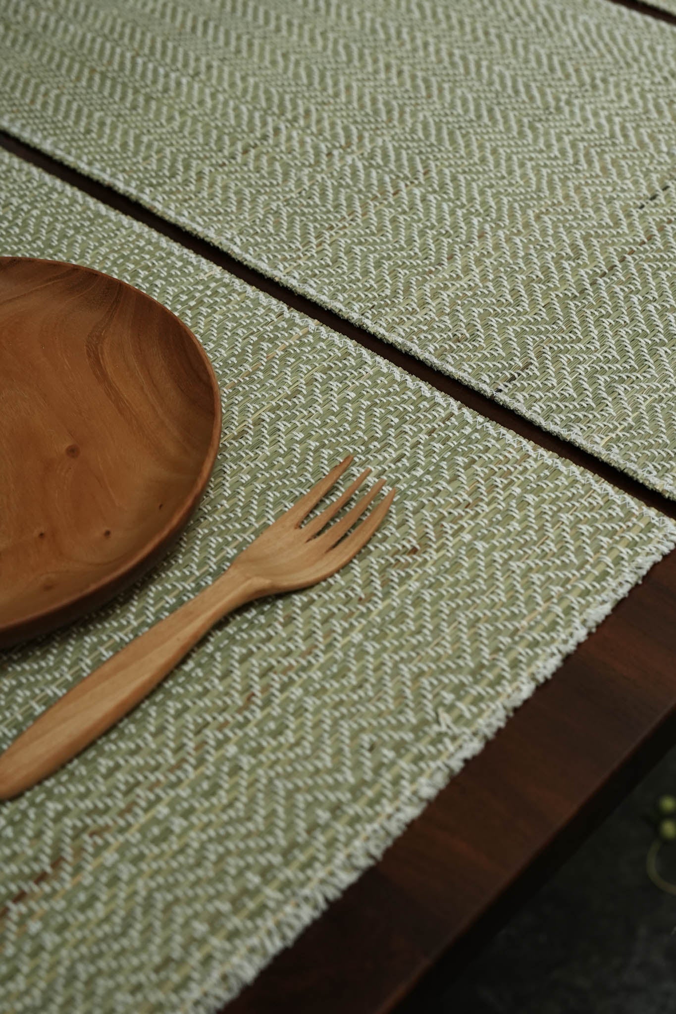 Madhurkathi Table Mats and Runner Set