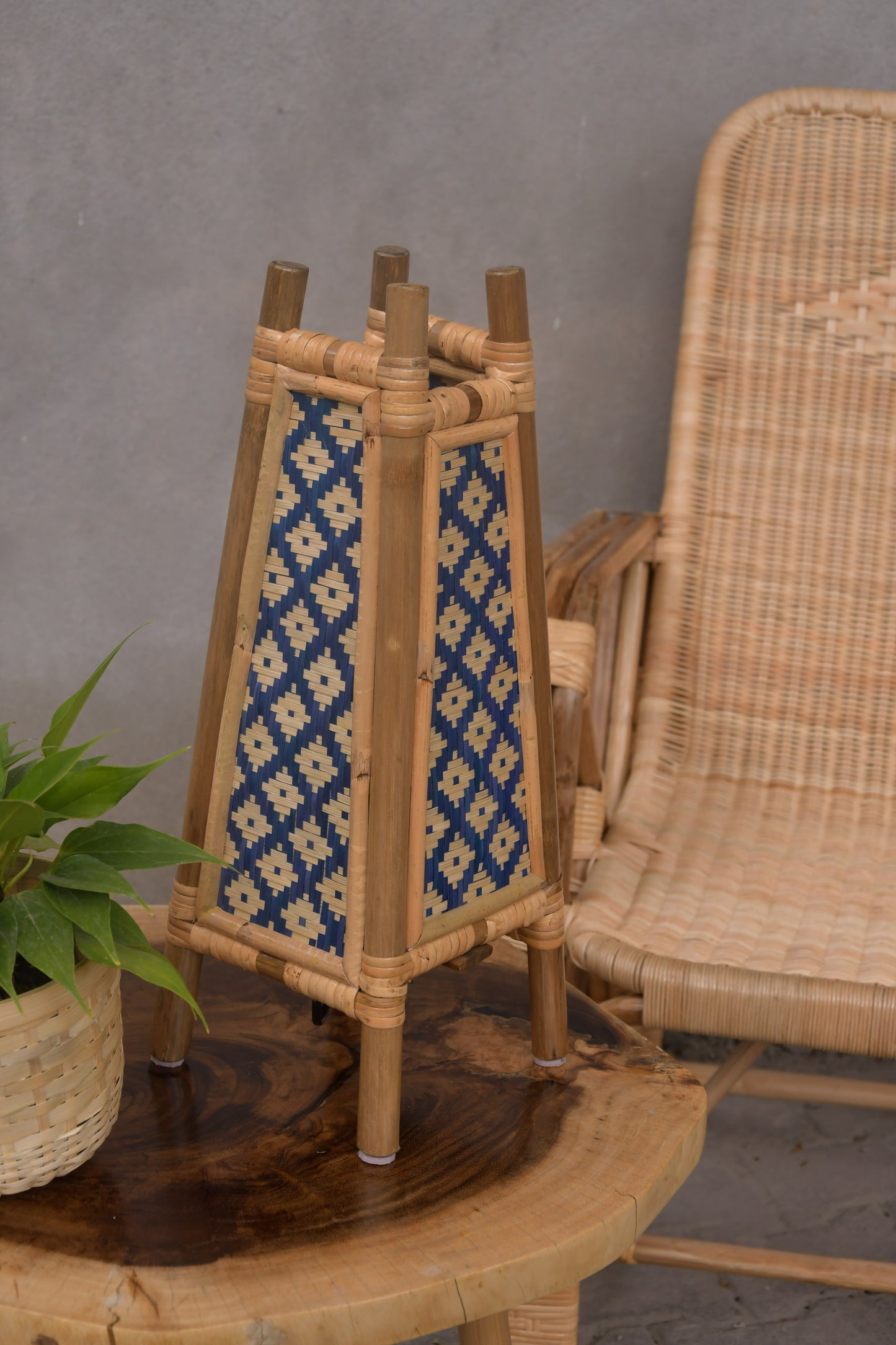 Golden Woods Bamboo Table Lamp - Blue Diamond Natural