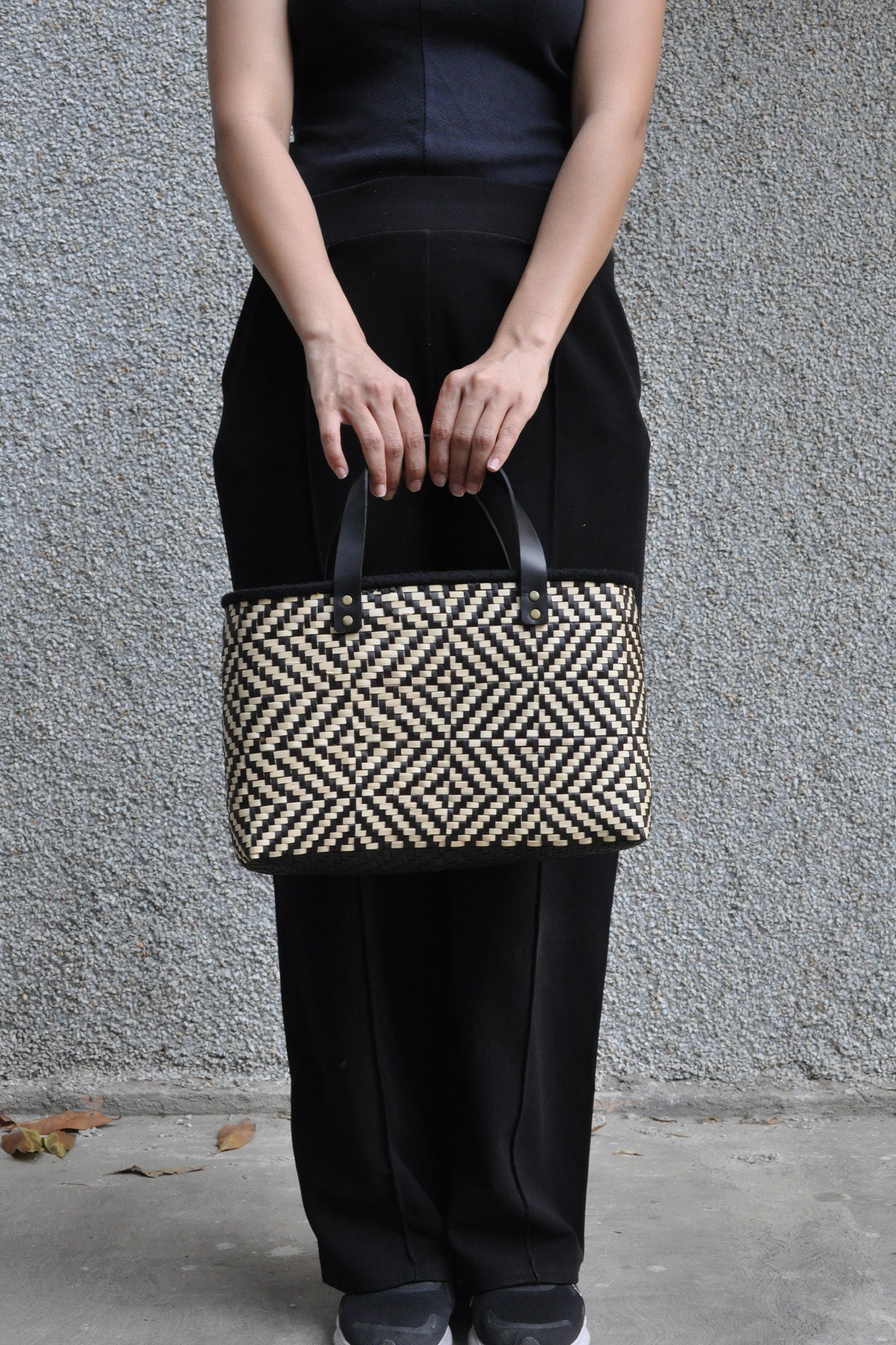 Plamleaf Handbag S - Natural with Black