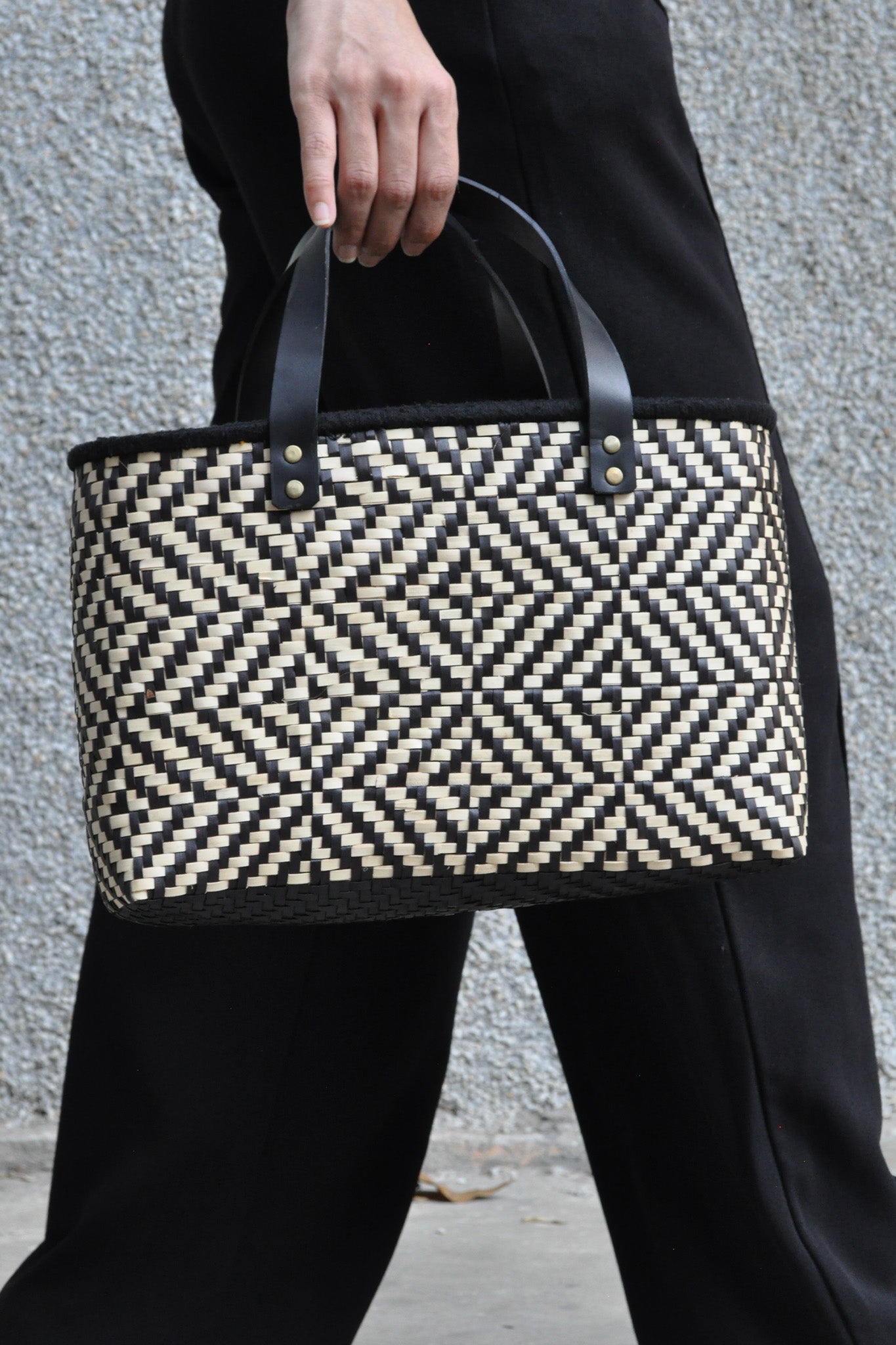 Plamleaf Handbag S - Natural with Black