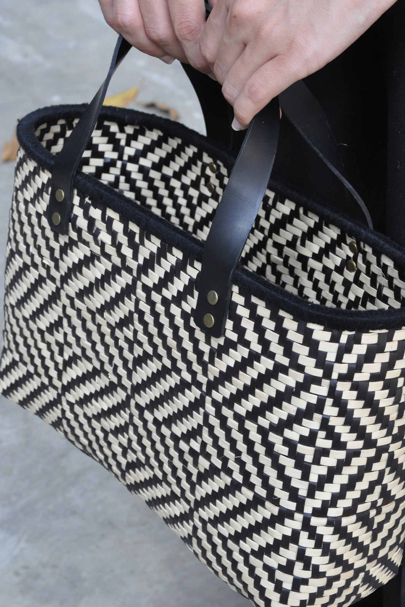 Plamleaf Handbag S - Natural with Black