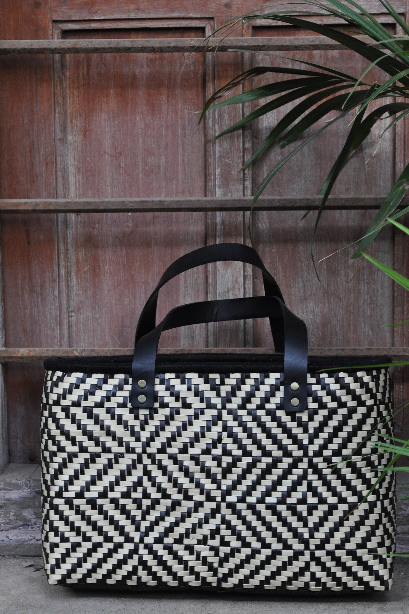 Plamleaf Handbag S - Natural with Black