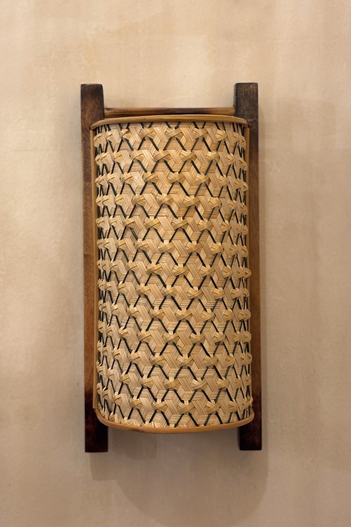 Urav Pineapple Wall Shade Natural with Green Line