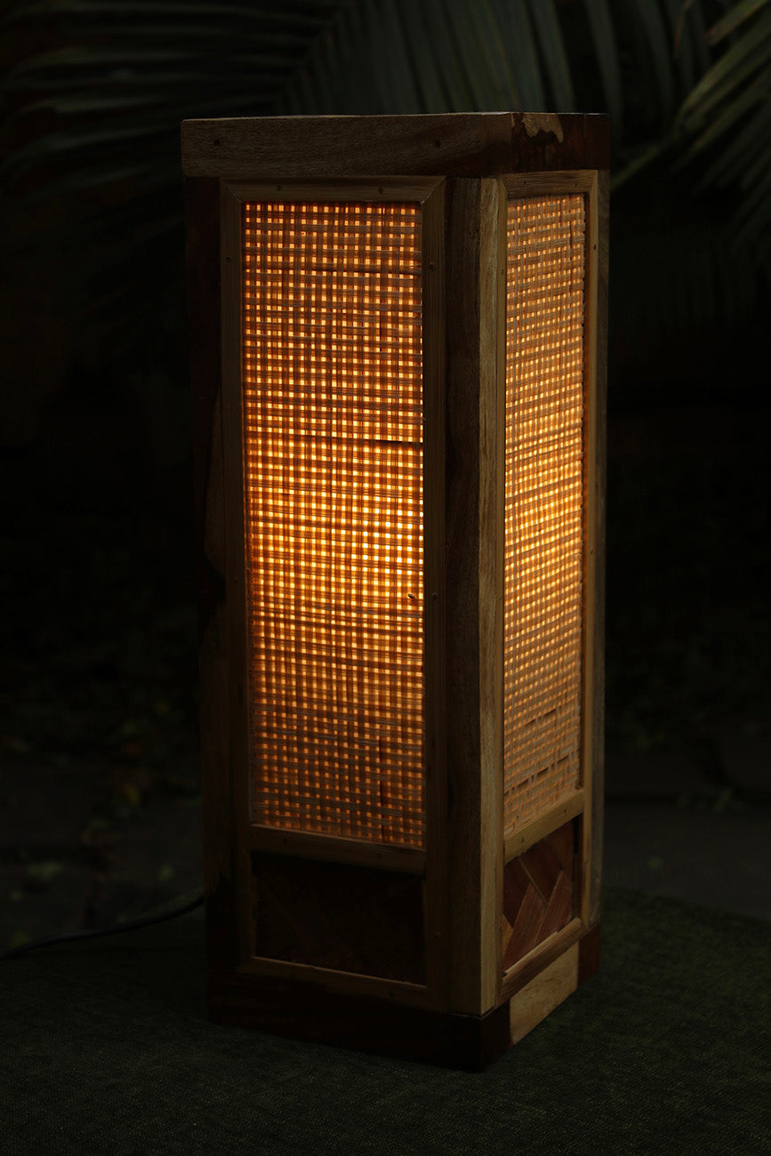 Eelakili Bamboo Lamp