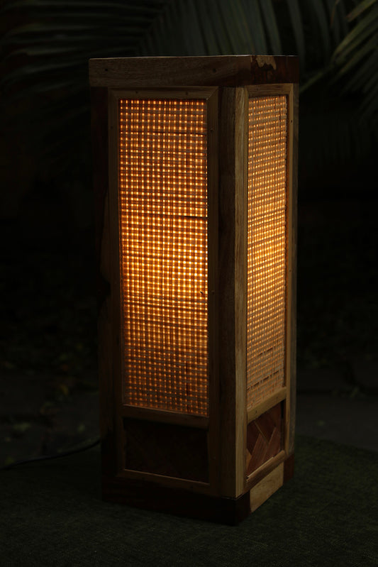 Eelakili Bamboo Lamp